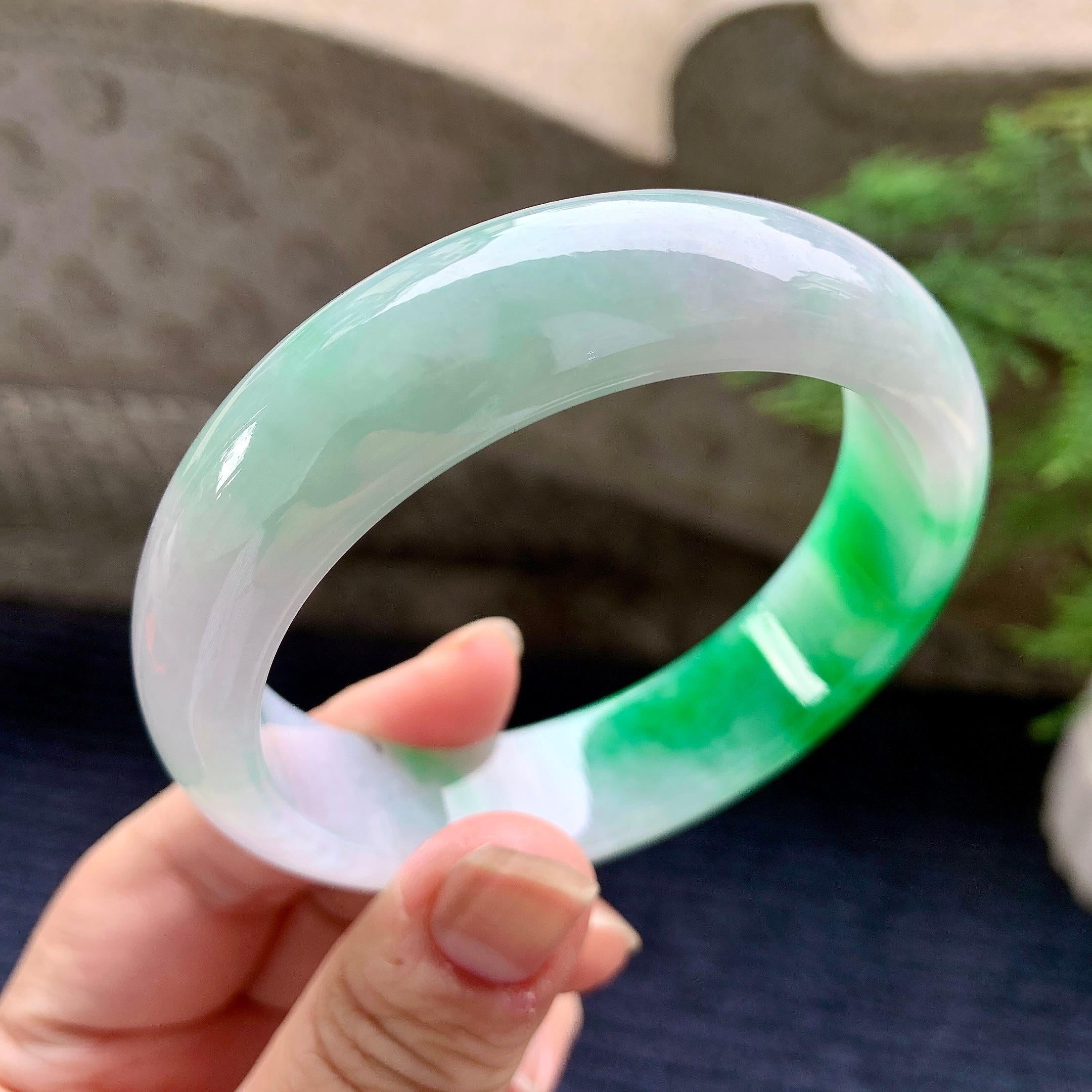 细糯种飘阳绿宽版轮胎手镯（59.8mm）（yc253725）