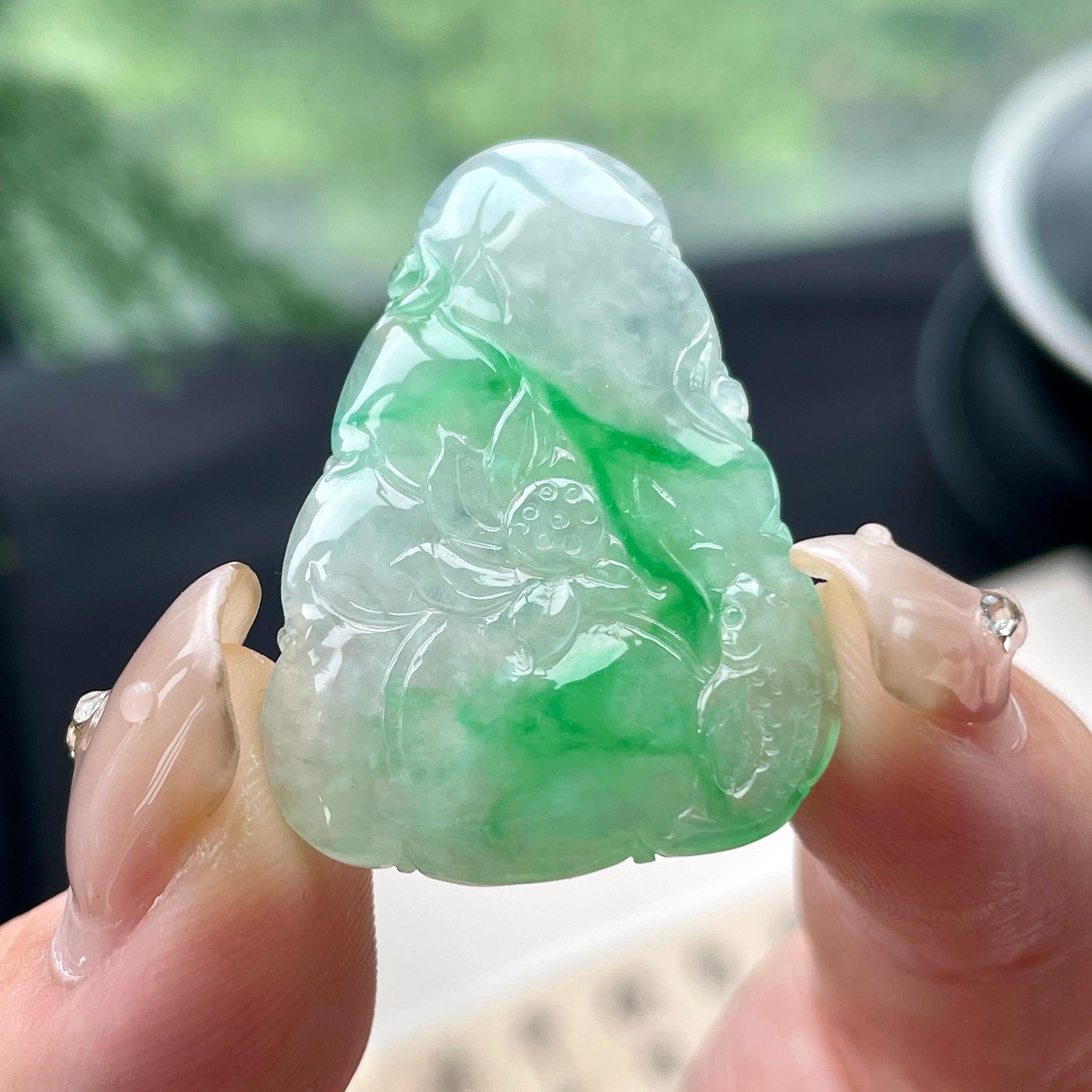 糯冰种飘绿花莲花牌挂件 天然缅甸A货翡翠（yc477755）