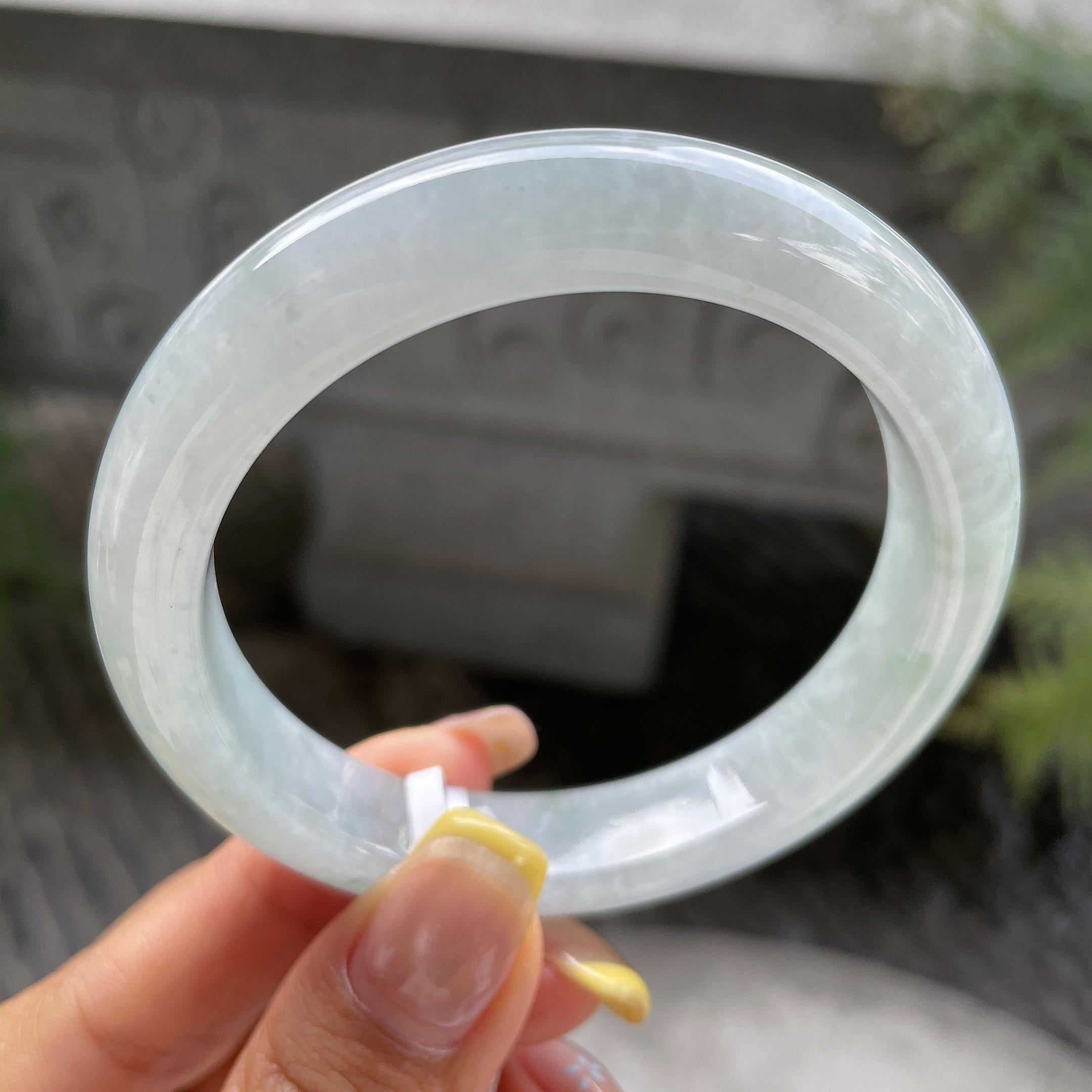 细糯种带底色正圈平安镯56.8圈       天然缅甸A货翡翠（yc387361）