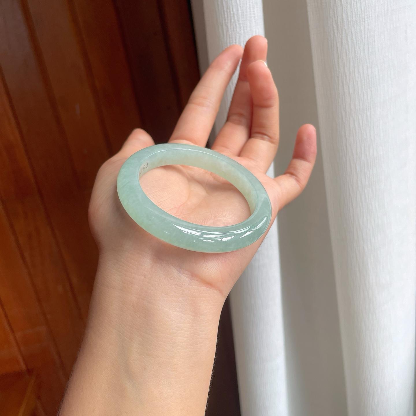 糯冰晴底翡翠平安镯（52mm）（yc249161）