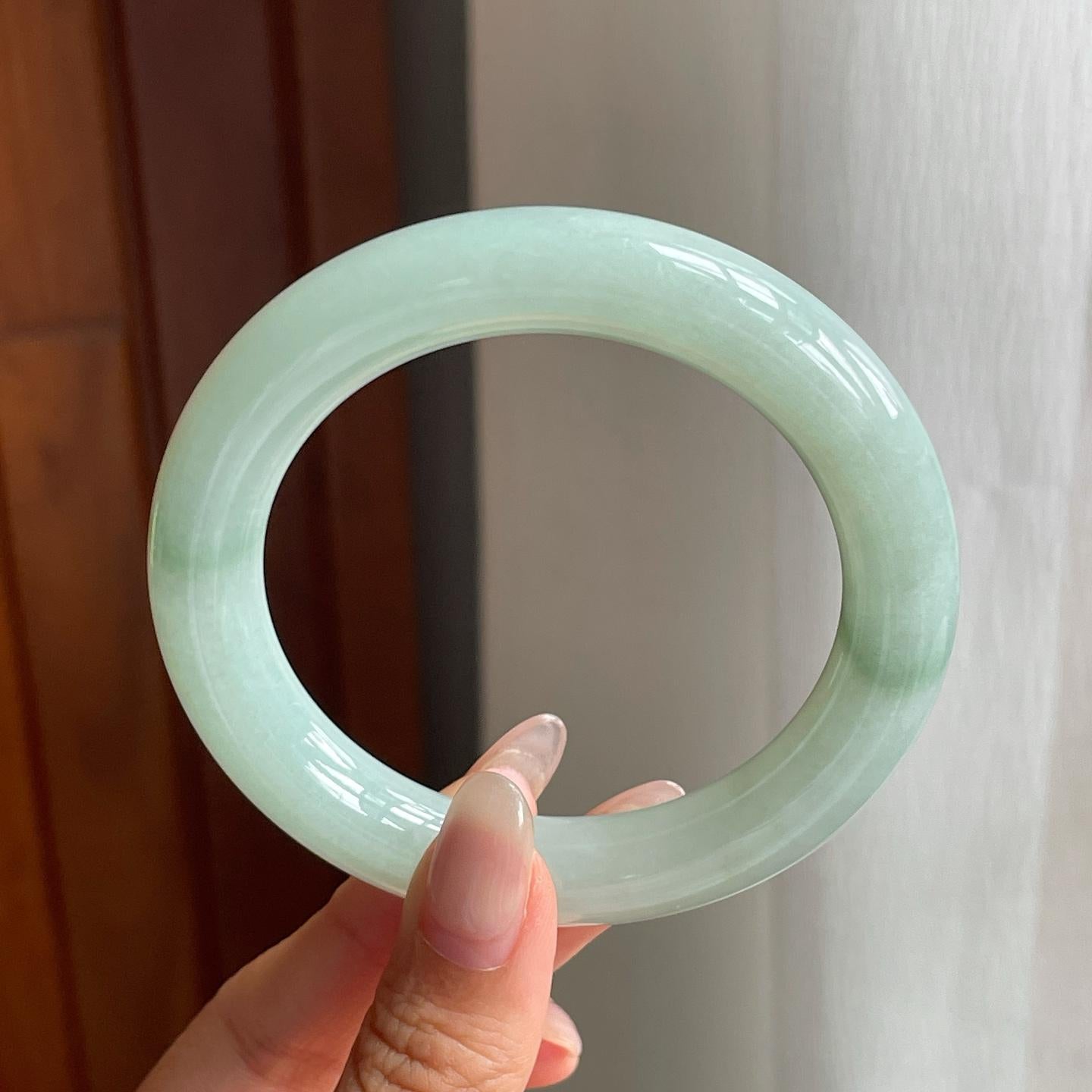 糯冰种晴底飘花翡翠圆条手镯（56mm）（yc199650）