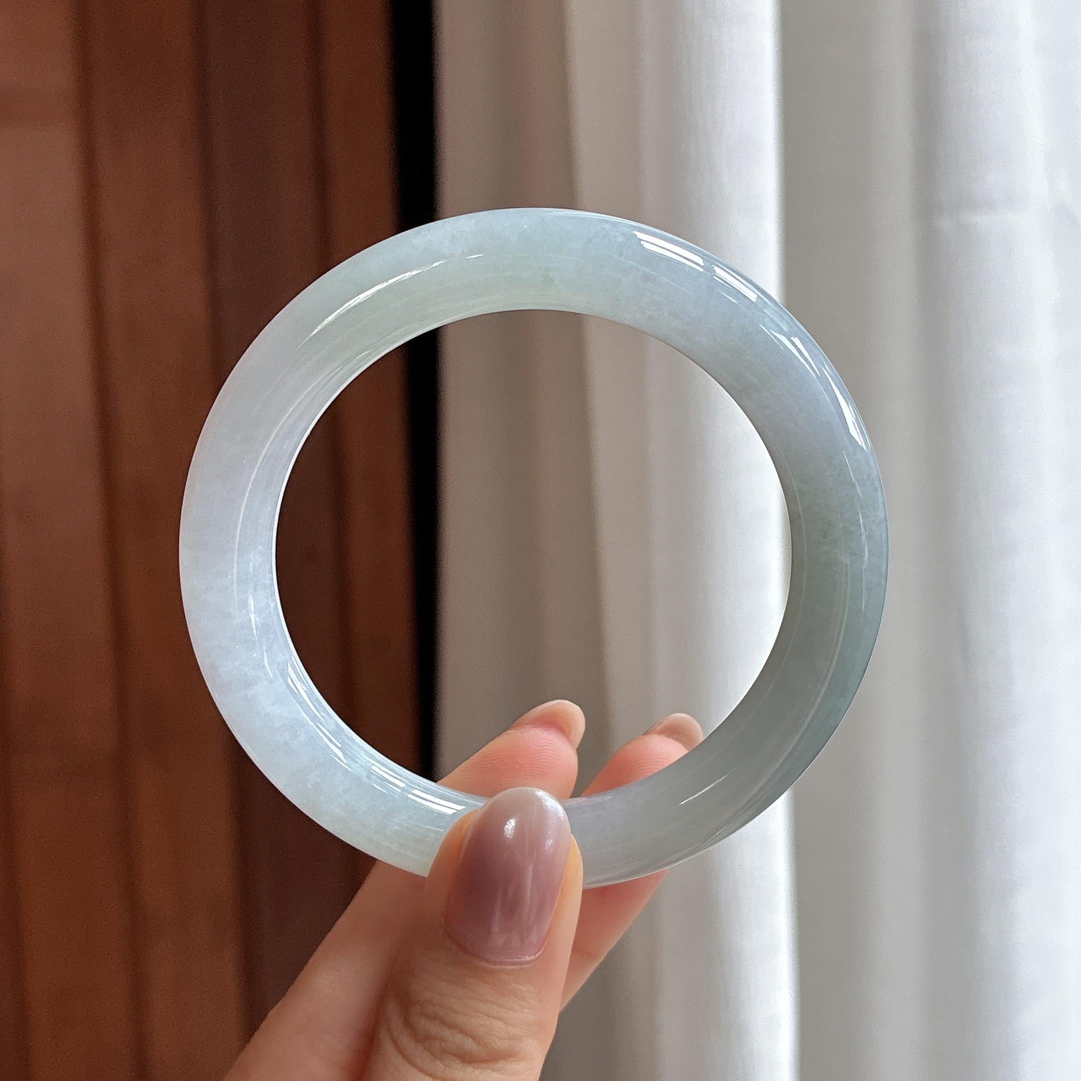 细糯种淡底色圆条手镯 55圈 天然缅甸A货翡翠（yc525794）
