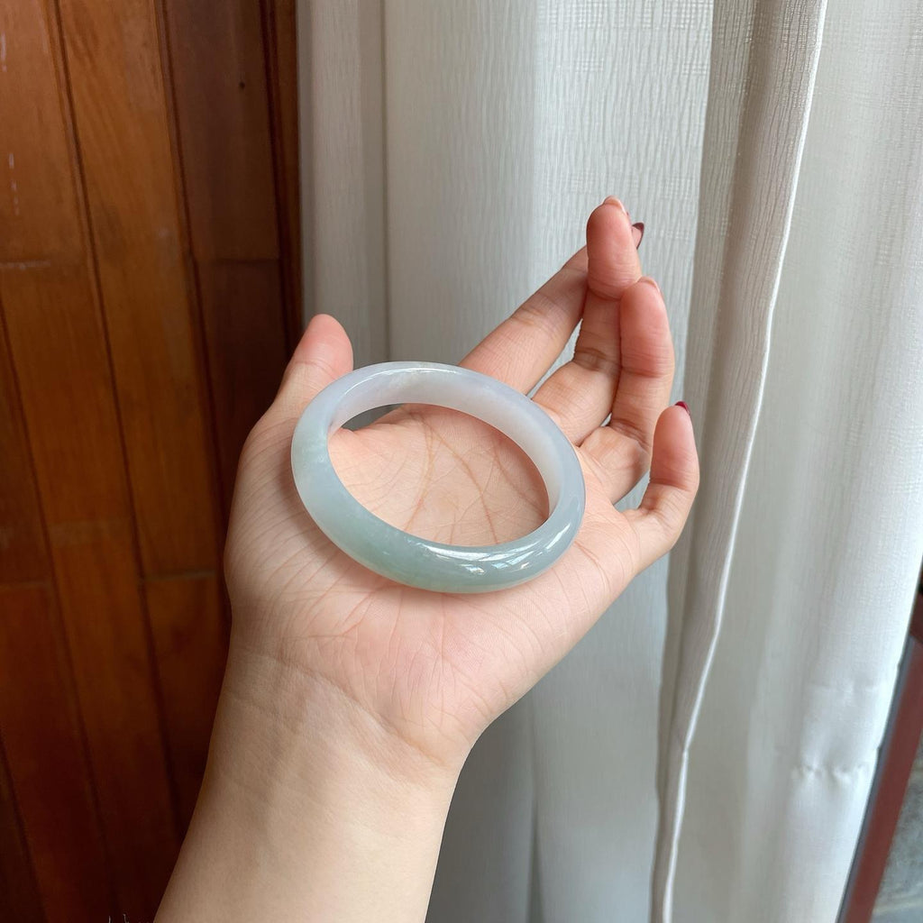 糯冰淡底色翡翠平安镯（53.6mm）（yc302322）
