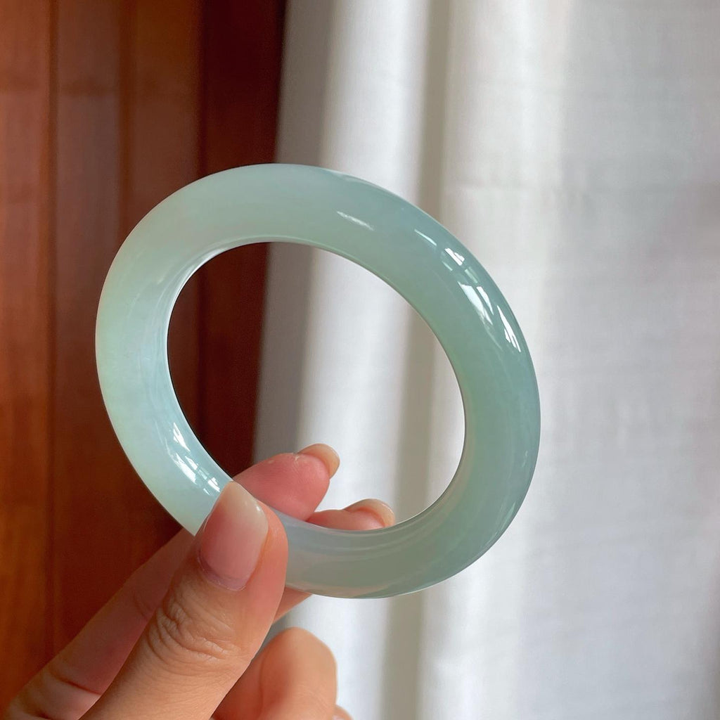 细糯冰晴底翡翠圆条手镯（56.3mm）（yc400219）