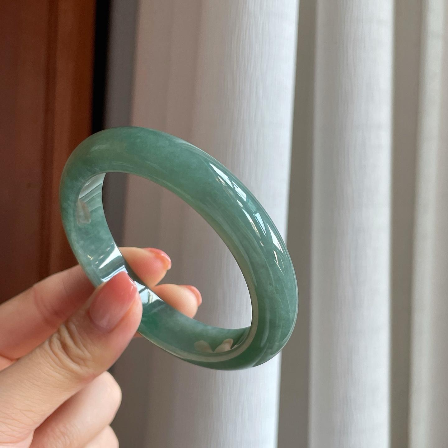 糯冰湖水绿翡翠平安镯（57.2mm）（yc310331）