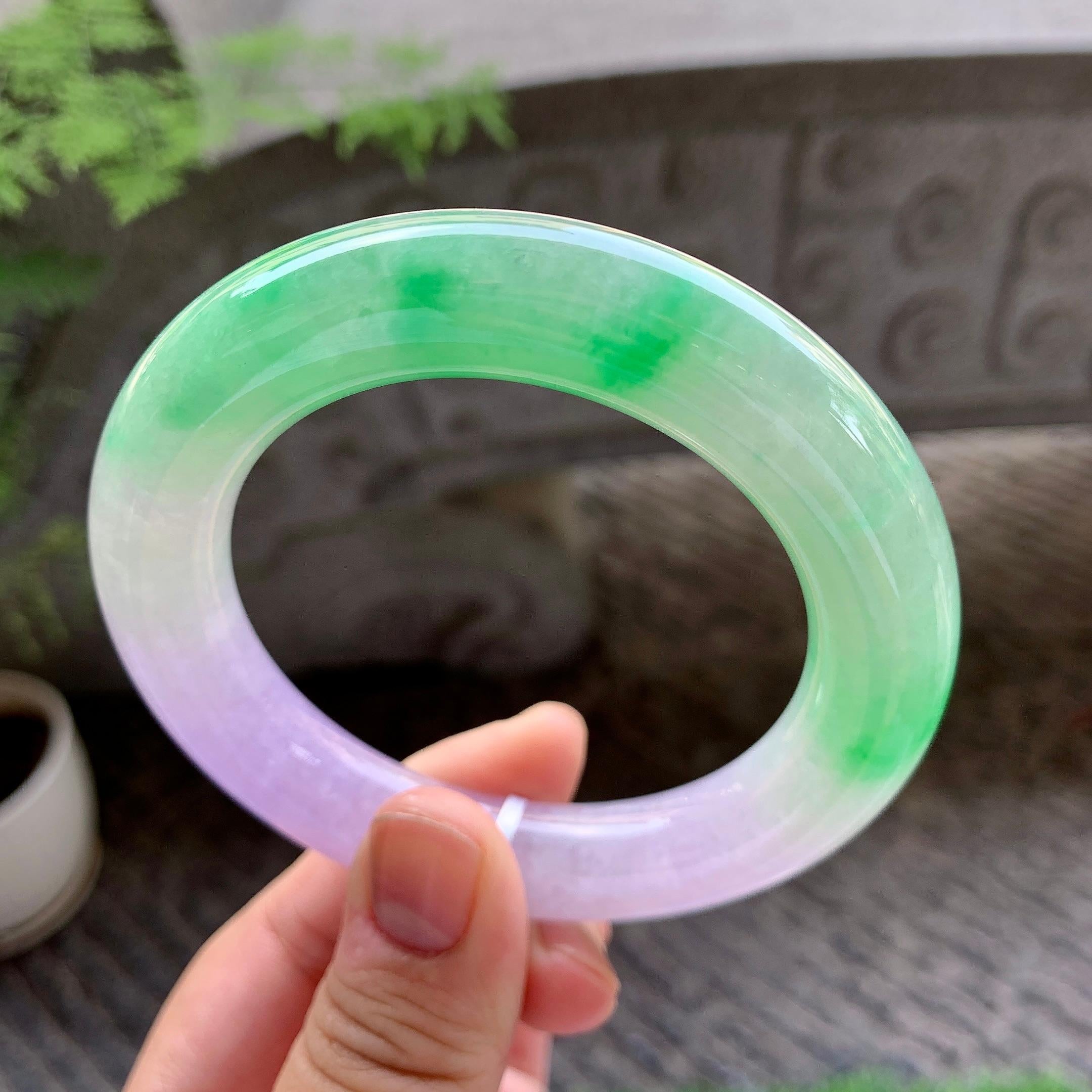 糯冰种春彩圆条手镯（56.6mm）
