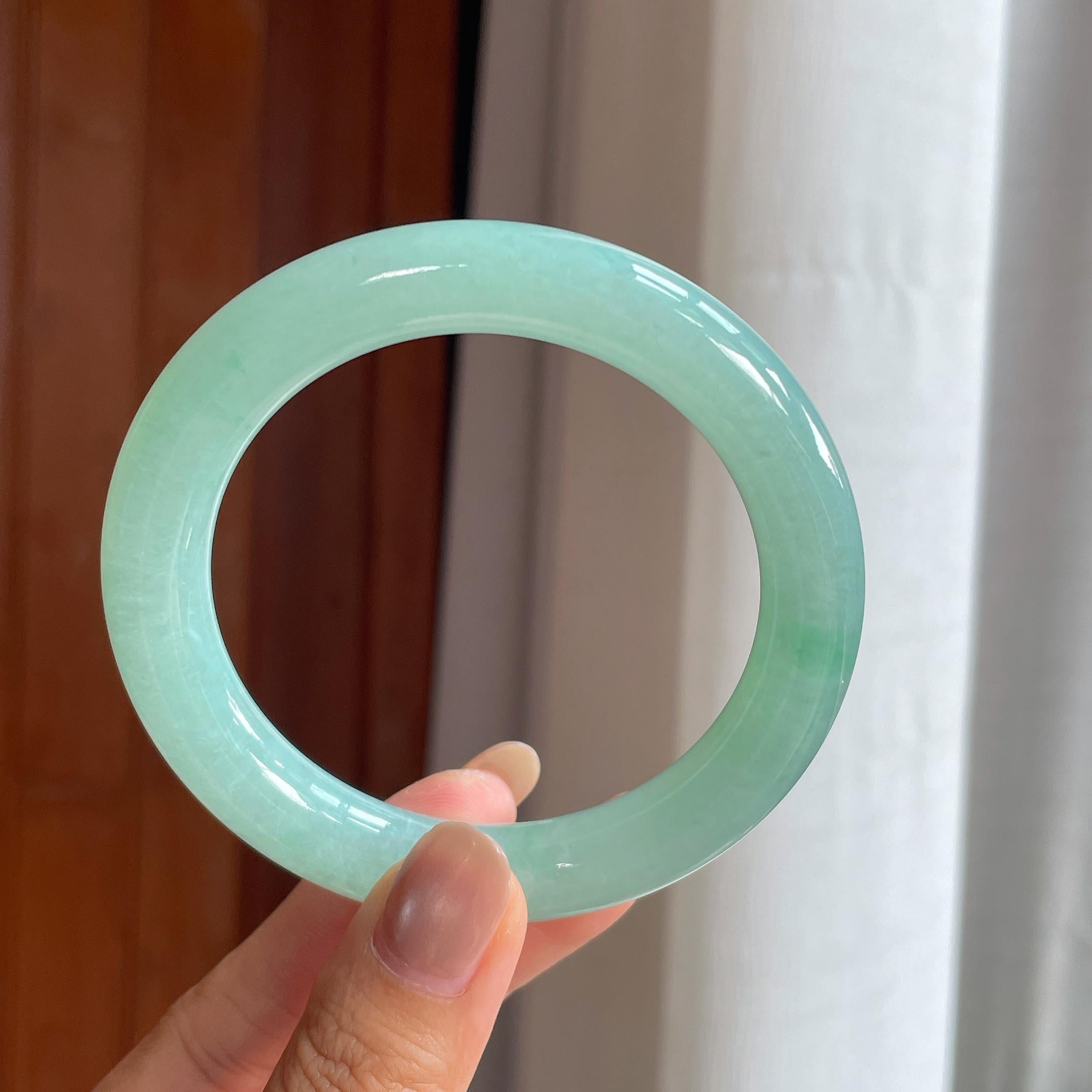 冰种晴绿底翡翠圆条手镯(58mm)（yc422915）