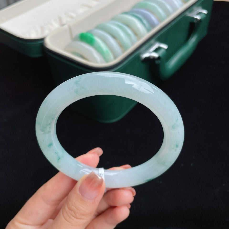 糯冰飘花圆条翡翠手镯（62mm）（yc017036）
