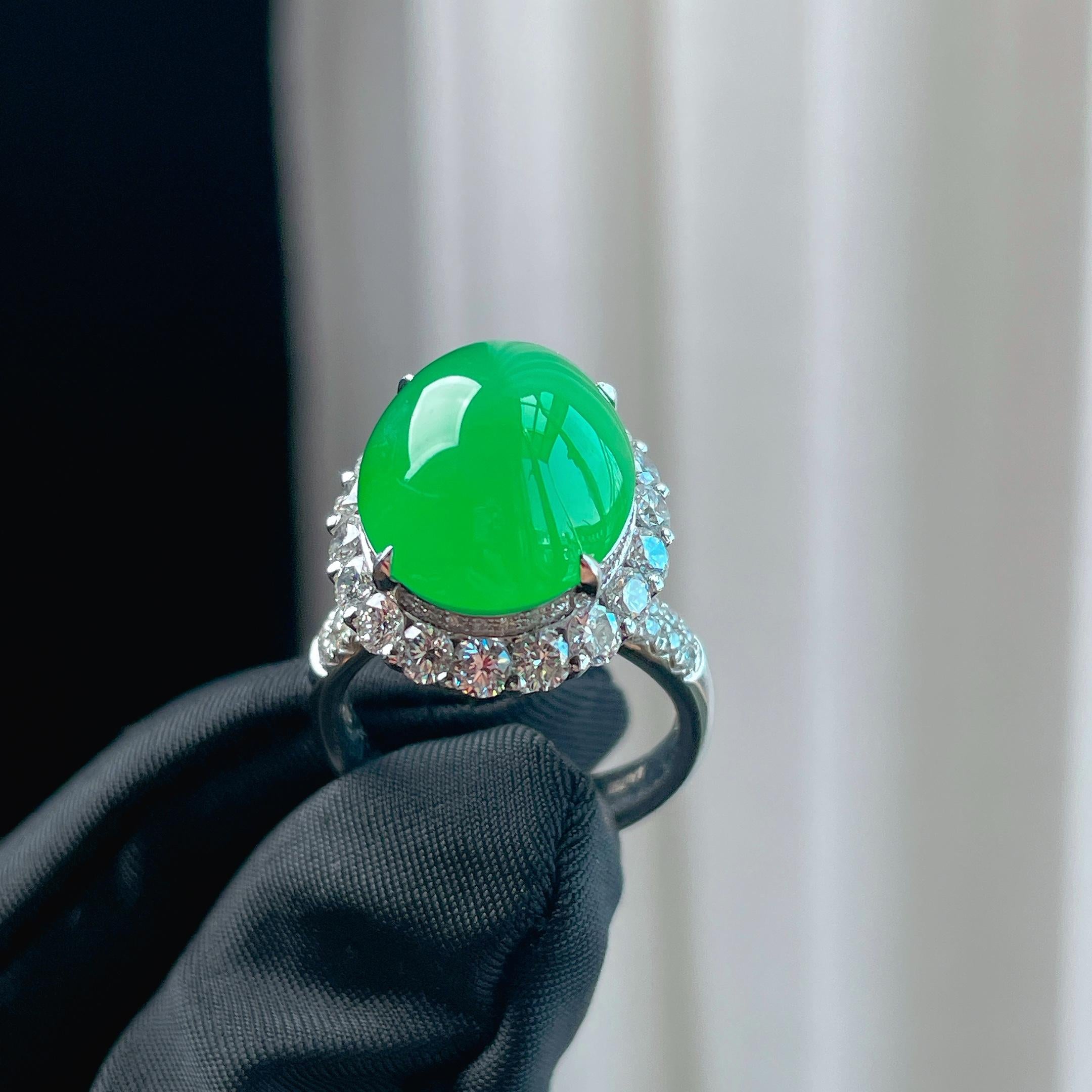 18k金钻镶冰种甜绿翡翠蛋面戒指（yc344489）