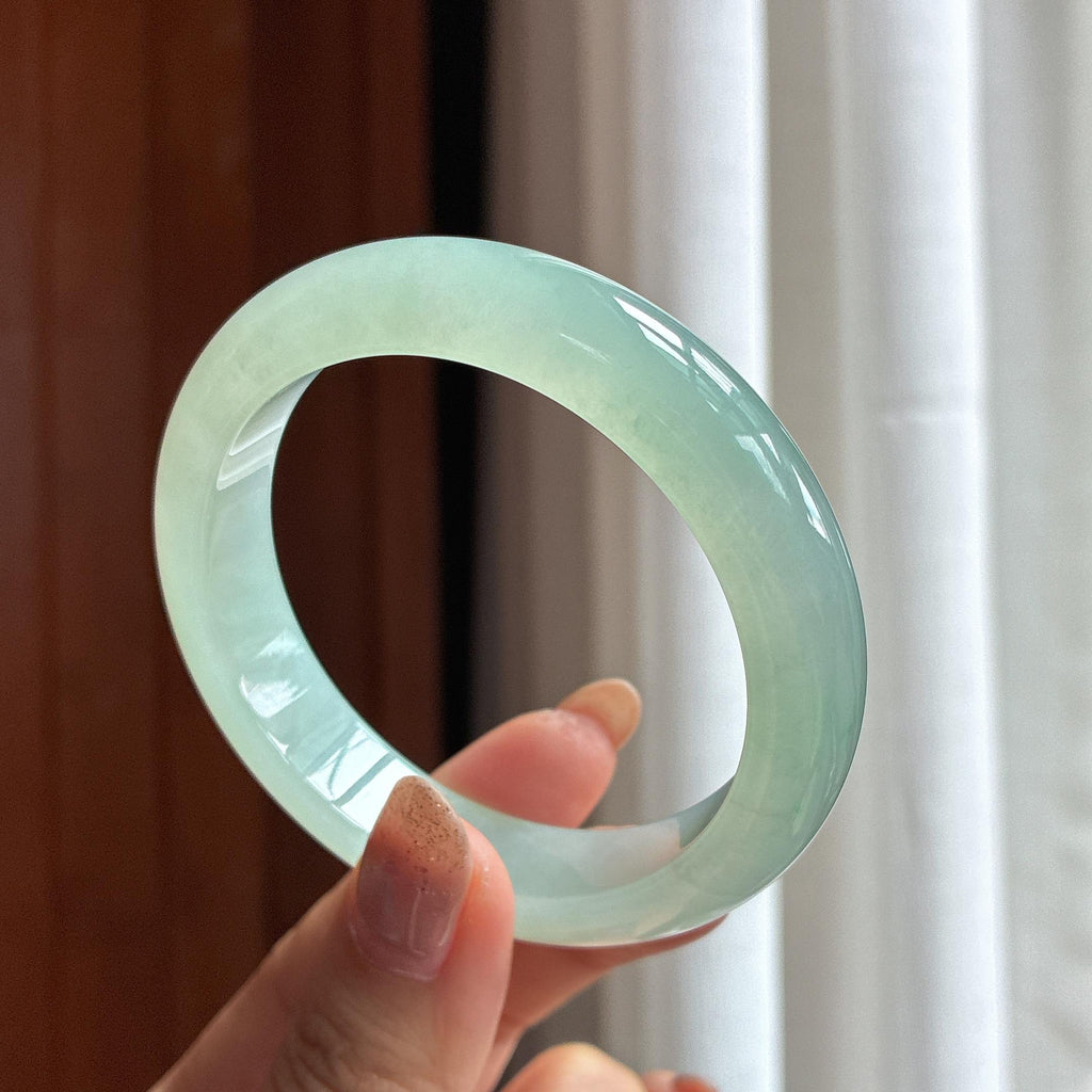 Vòng tay bình an tròn đều, nền băng mỏng dẻo mịn, size 55, ngọc phỉ thúy tự nhiên loại A Myanmar (yc451493)