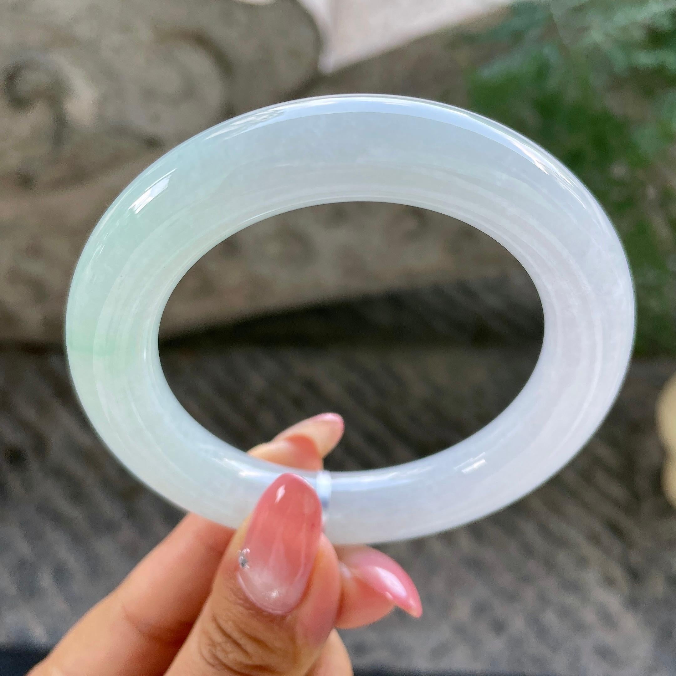 胖圆条     糯冰种飘绿圆条手镯56.6圈      天然缅甸A货翡翠（yc431593）