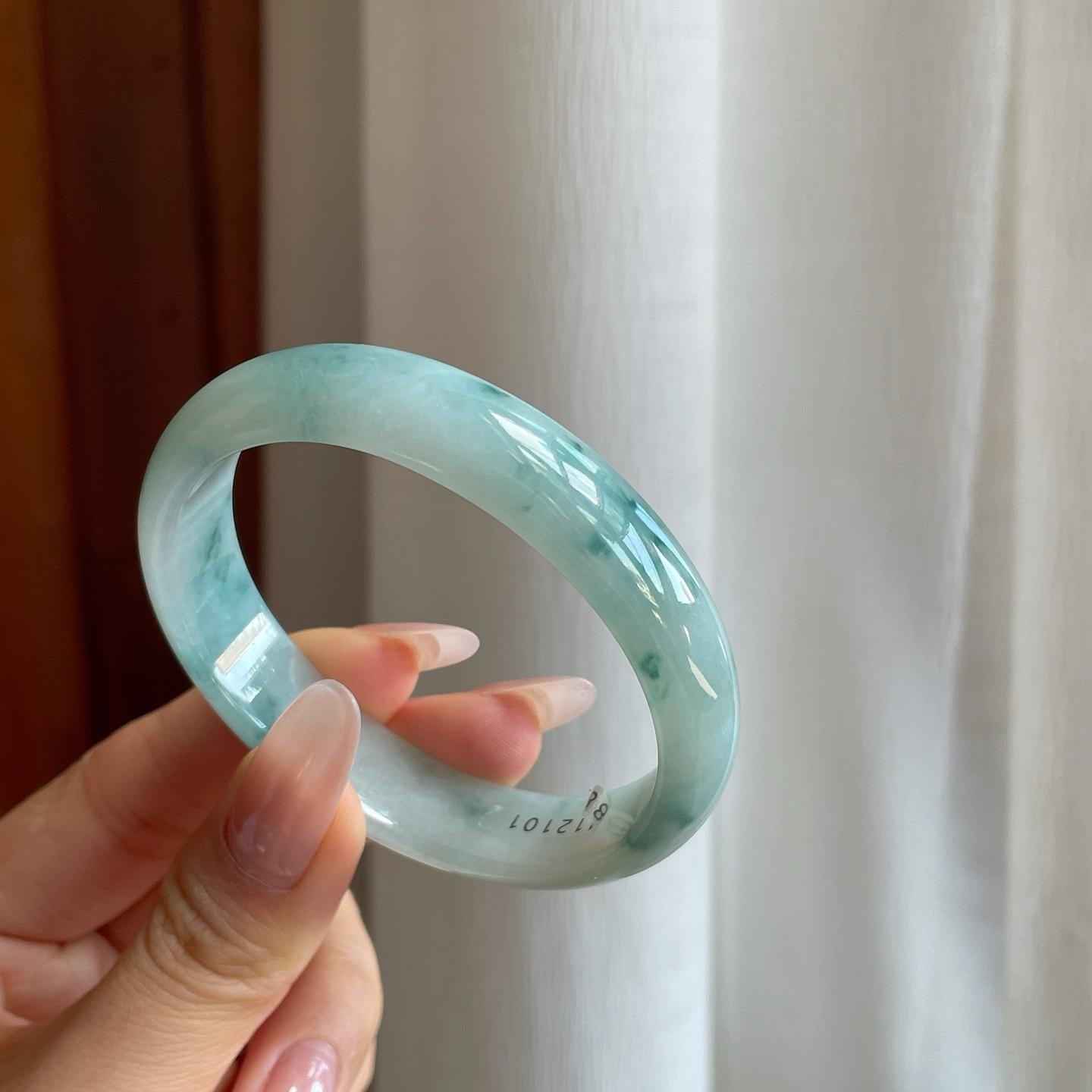 糯冰飘花翡翠贵妃镯（54.8mm）（yc281670）