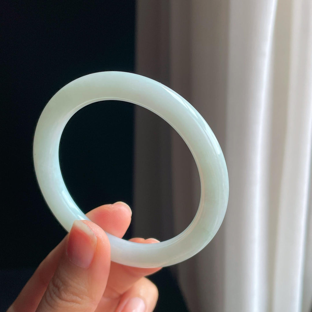 糯冰白月光翡翠圆条手镯（54mm)（yc374815）