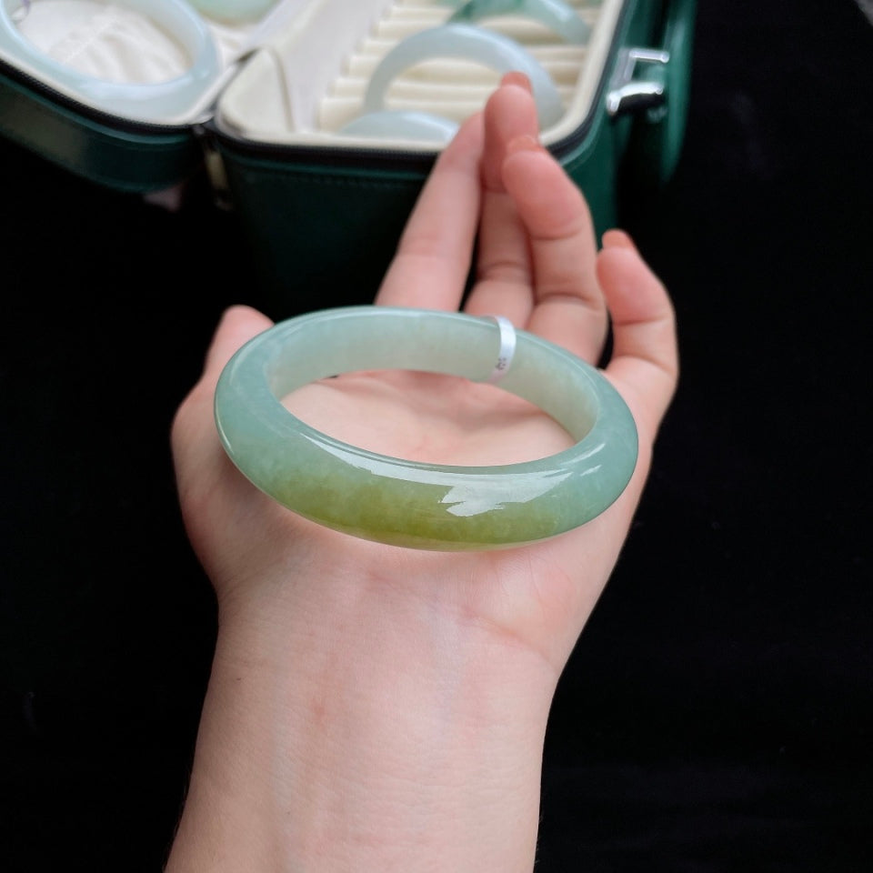 糯冰晴底飘黄正圈翡翠手镯（56.7mm）（yc017163）