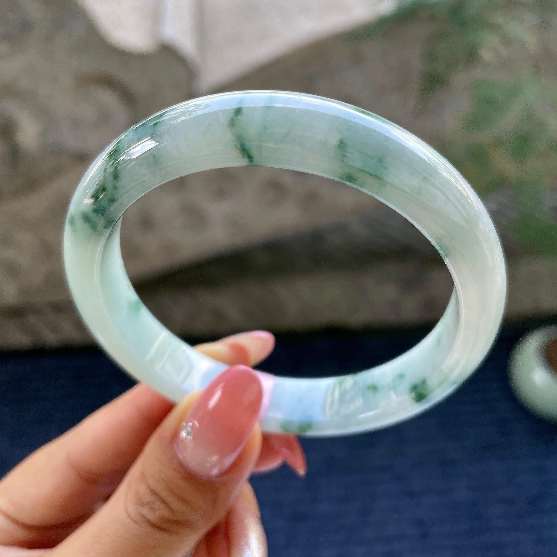 大圈口      细糯种飘花正圈平安镯58.8圈    天然缅甸A货翡翠（yc425986）