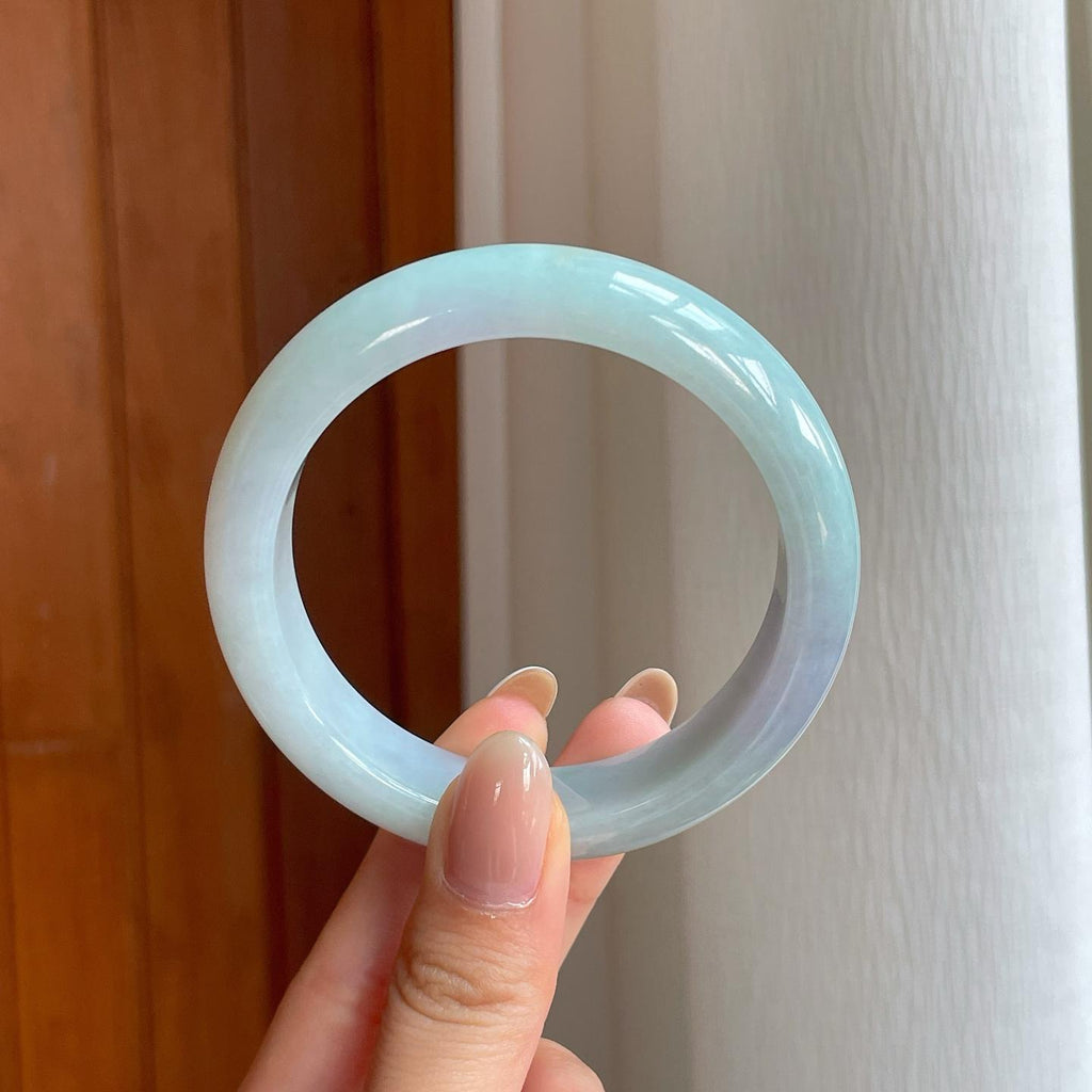 糯冰淡底色宽版翡翠平安镯（56.5mm)（yc376759）