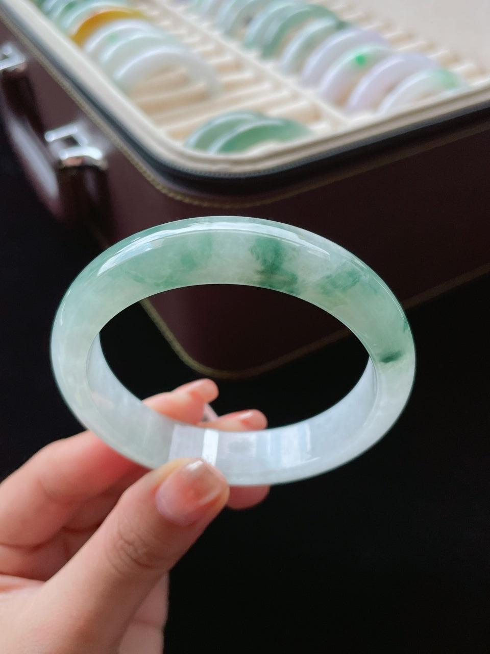 冰种飘绿花正圈翡翠手镯（58.1mm）（yc016639）