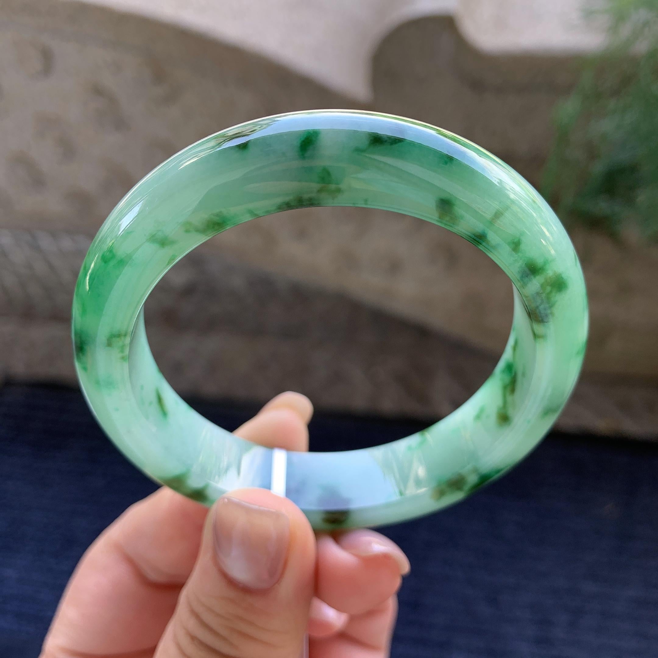 细糯种飘绿花正圈平安镯 55.8圈口 天然缅甸A货翡翠（yc400190）