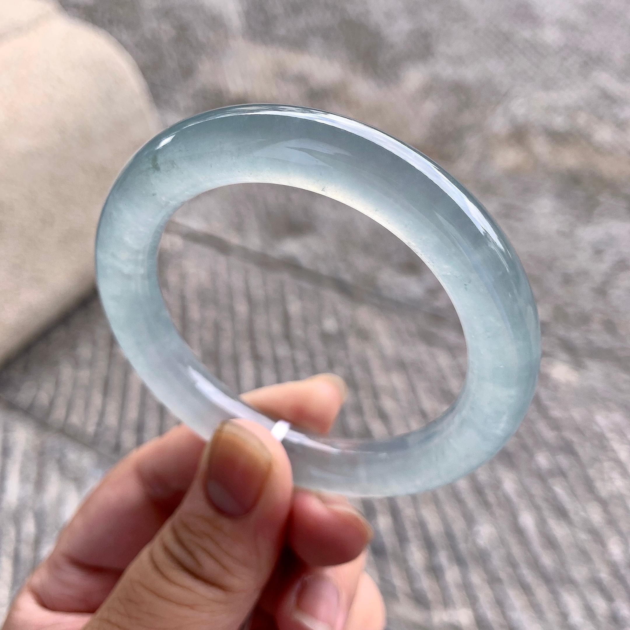 糯冰种淡晴底圆条手镯（53mm）（yc195914）