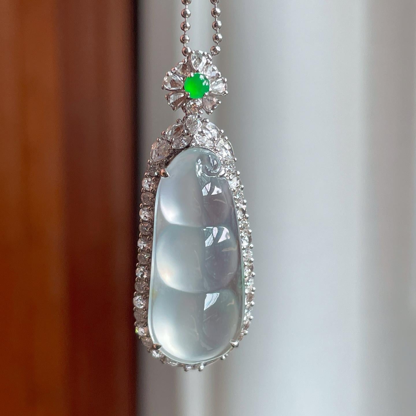 18k金镶冰种无色翡翠豆子（yc250570）