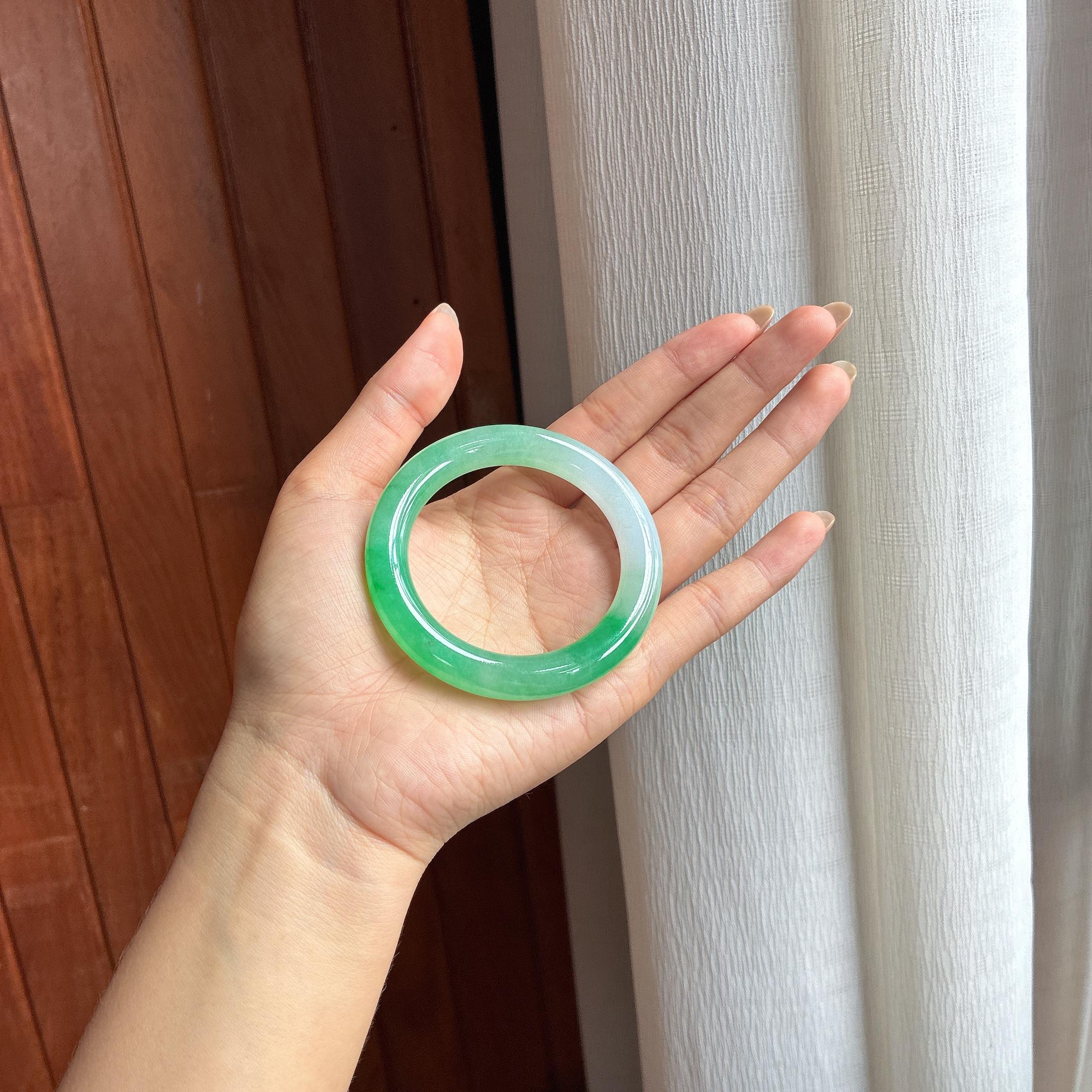冰种阳绿翡翠圆条手镯（51.3mm）（yc419204）