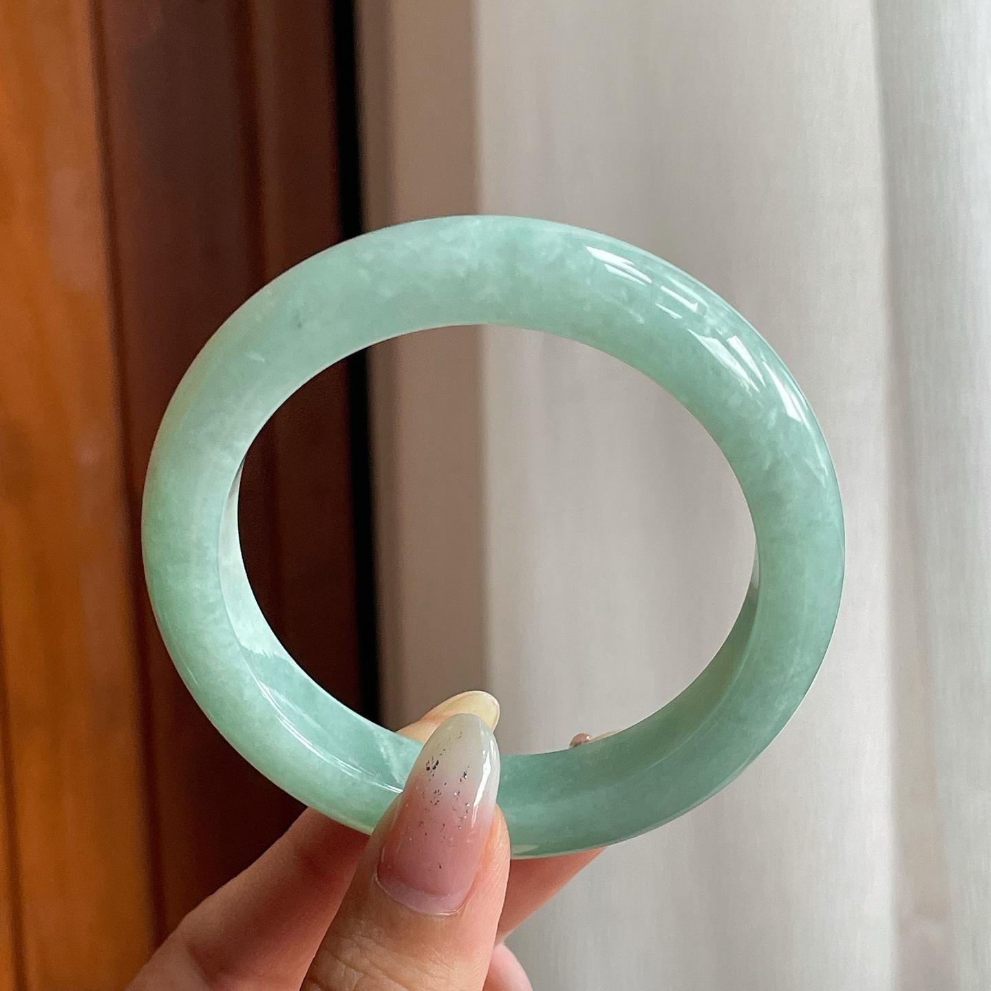 糯冰种晴底带色翡翠平安镯（55mm）（yc216817）