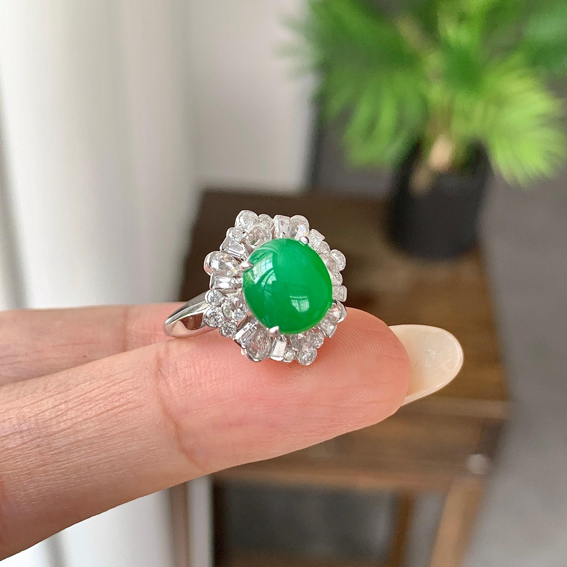 18k金钻镶糯冰种满绿蛋面戒指（yc255589）