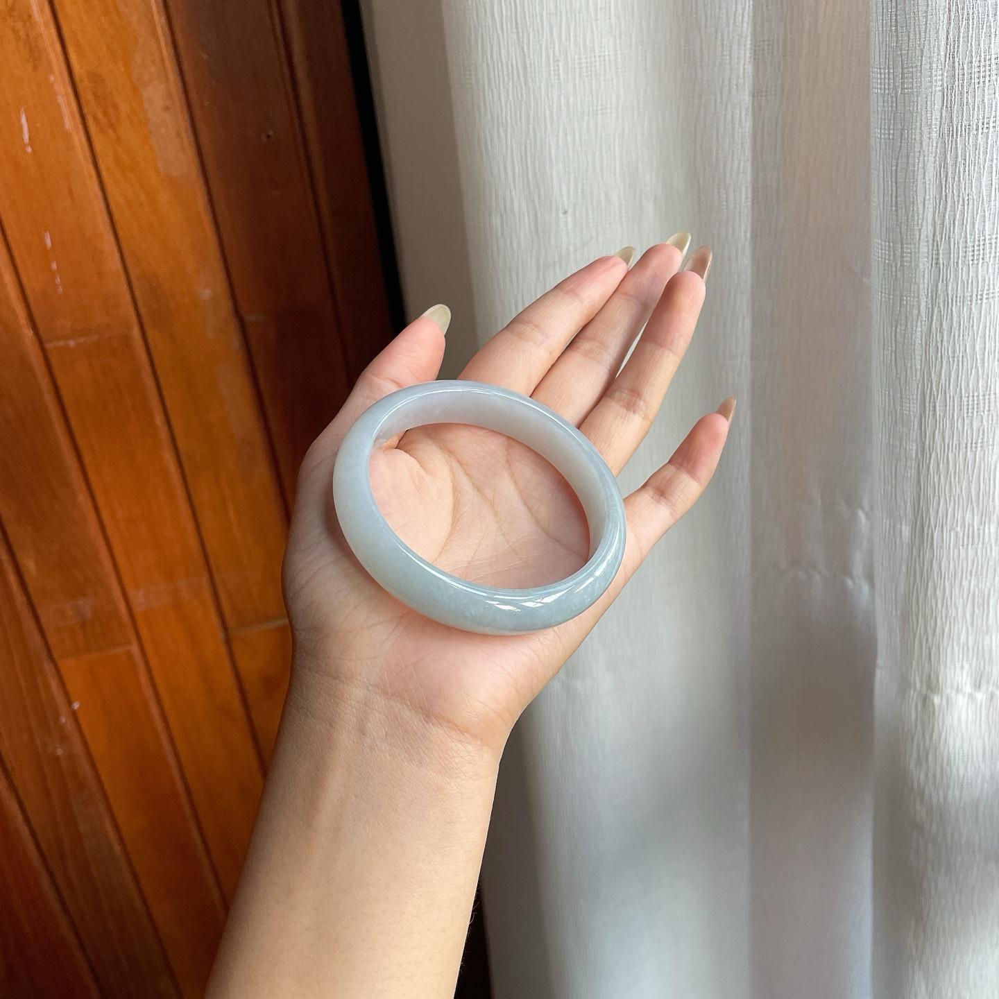 糯冰种带底色翡翠平安镯（58.8mm）（yc216827）