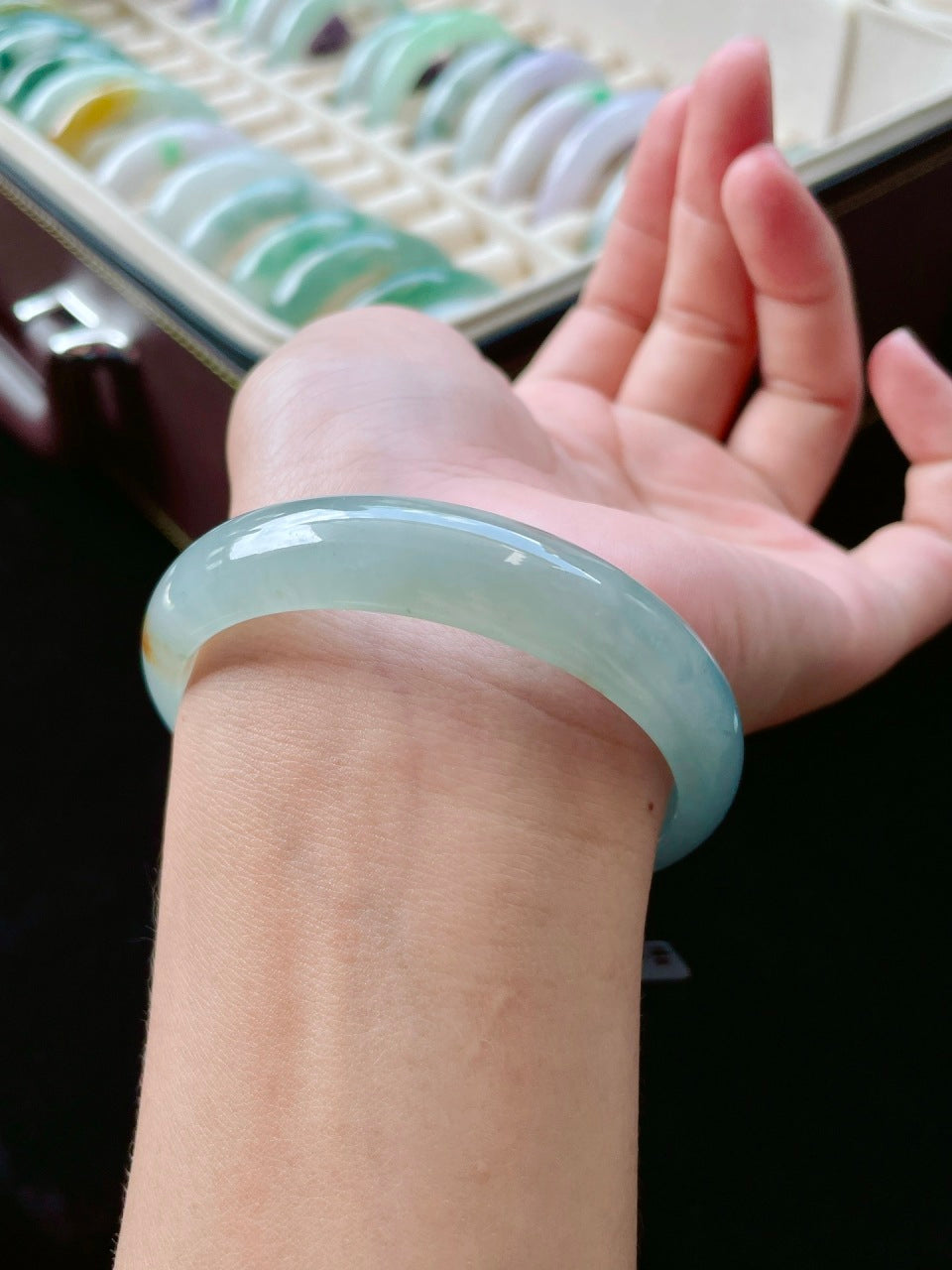 冰种飘黄正圈翡翠手镯（56.2mm）（yc016652）