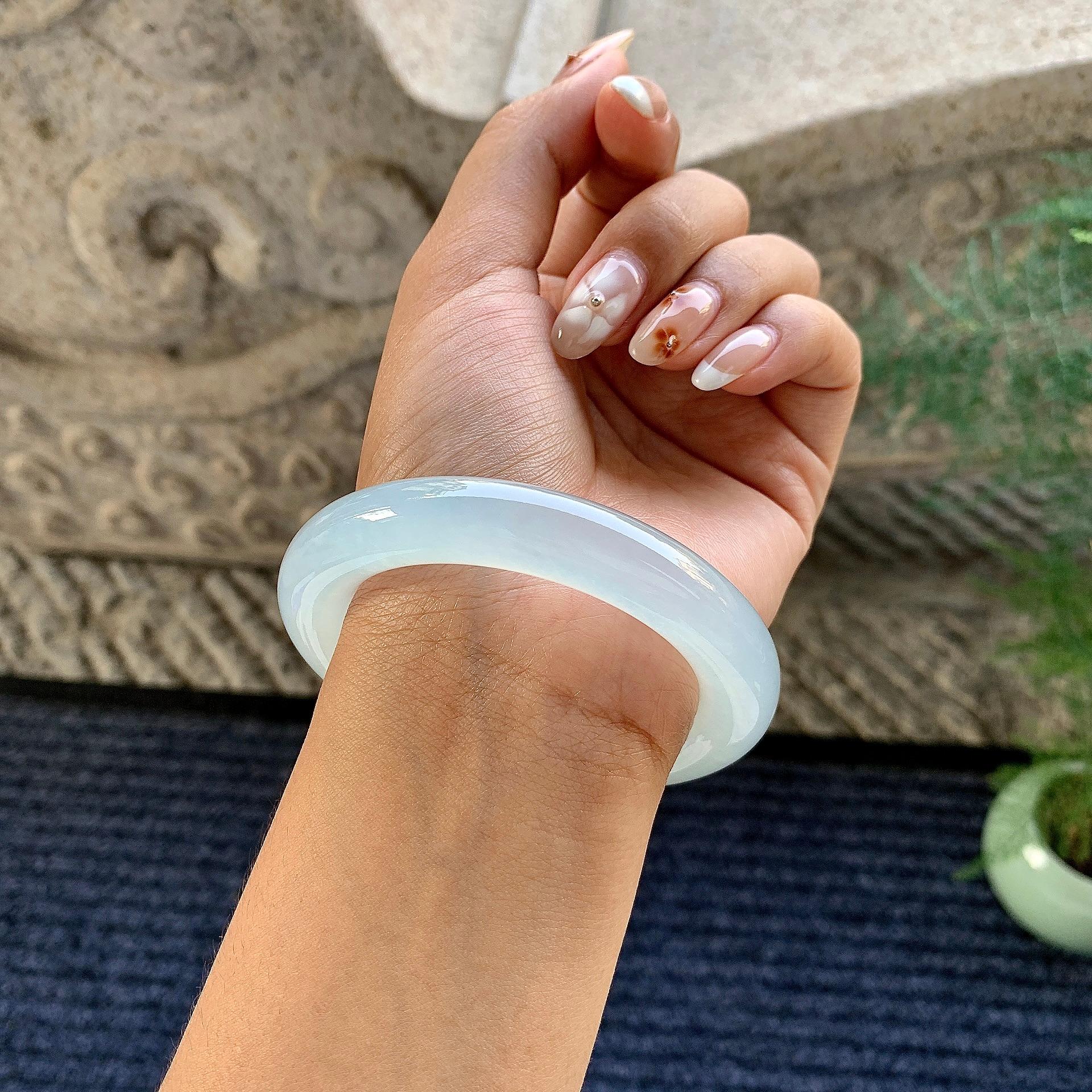 糯冰种带底色圆条手镯（55.4mm）（yc249379）