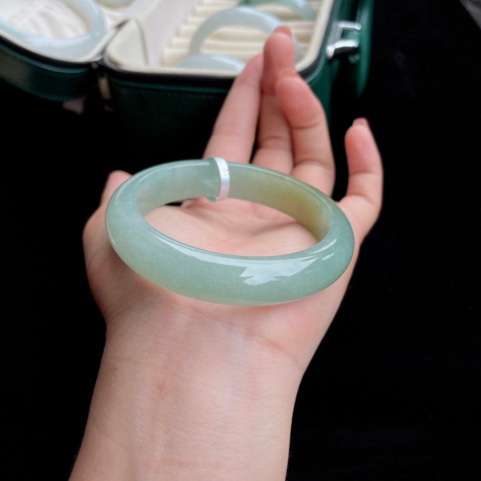 糯冰晴底飘黄正圈翡翠手镯（56.7mm）（yc017163）