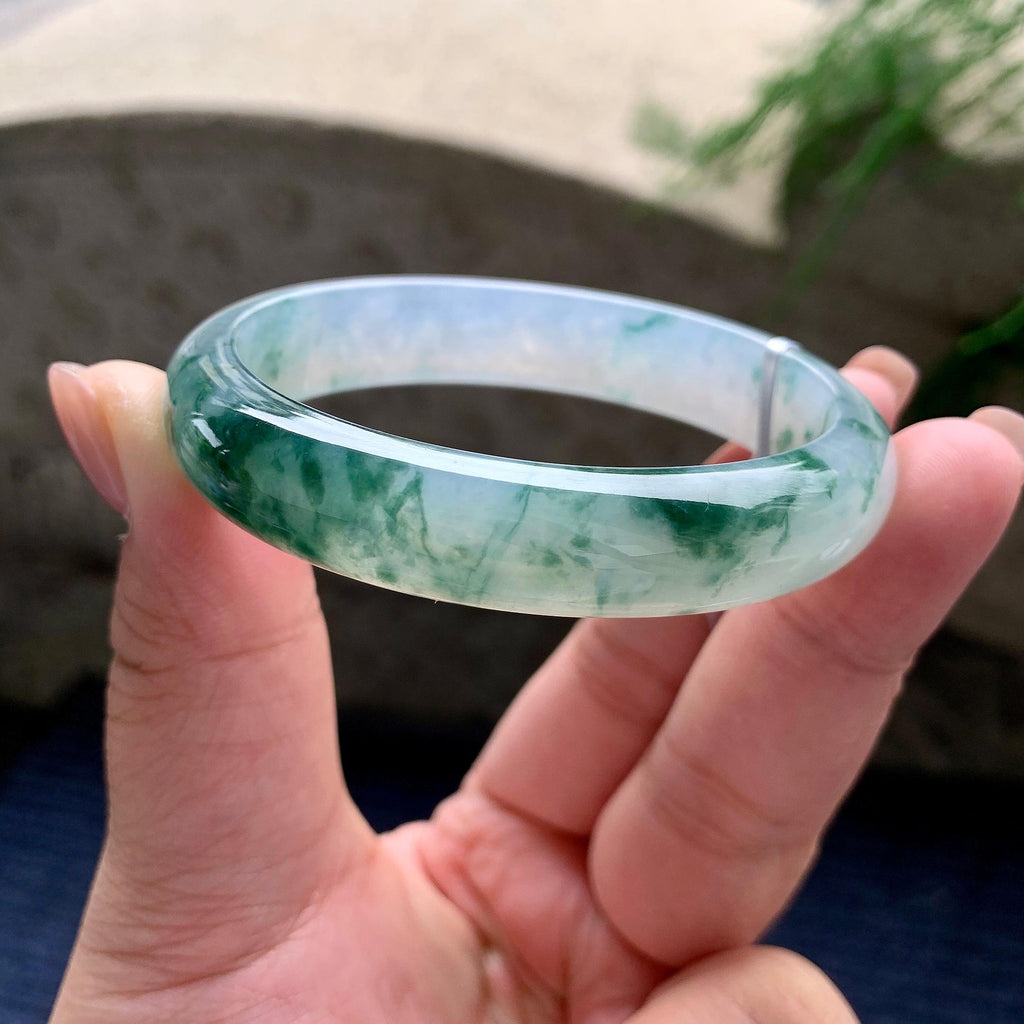 糯冰种飘绿花贵妃手镯 55.6圈口 天然缅甸A货翡翠（yc493658）