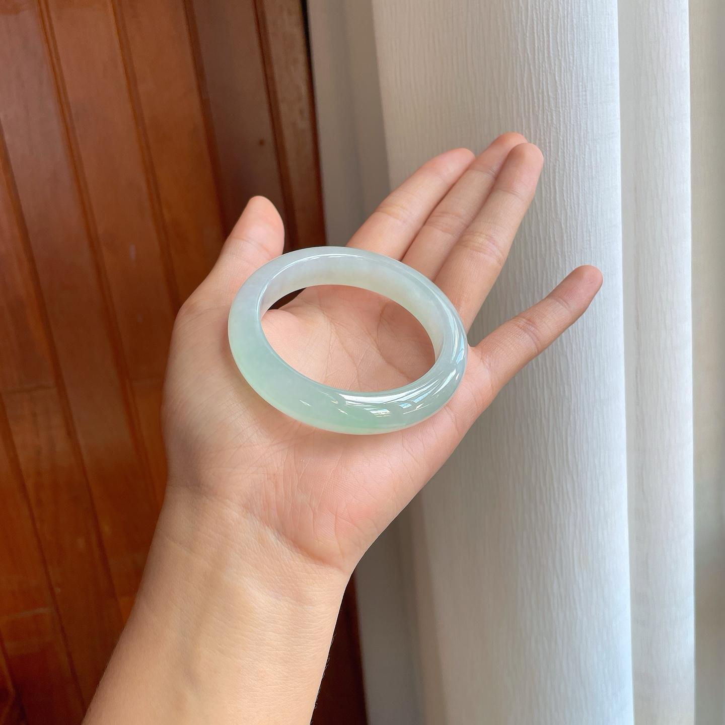 糯冰晴底翡翠平安镯（53.7mm）（yc278052）