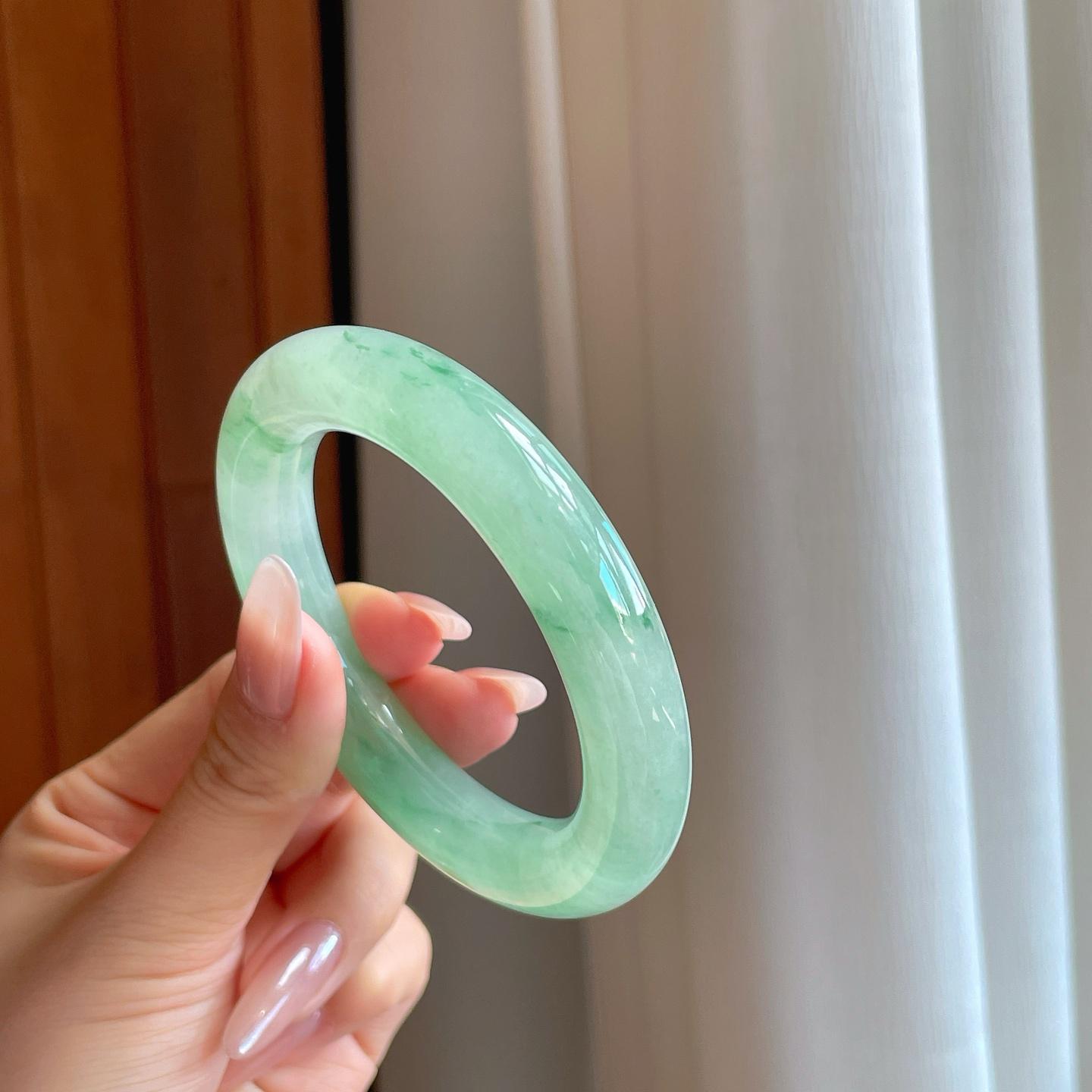 糯冰晴水飘花翡翠圆条手镯（56.7mm）（yc272895）