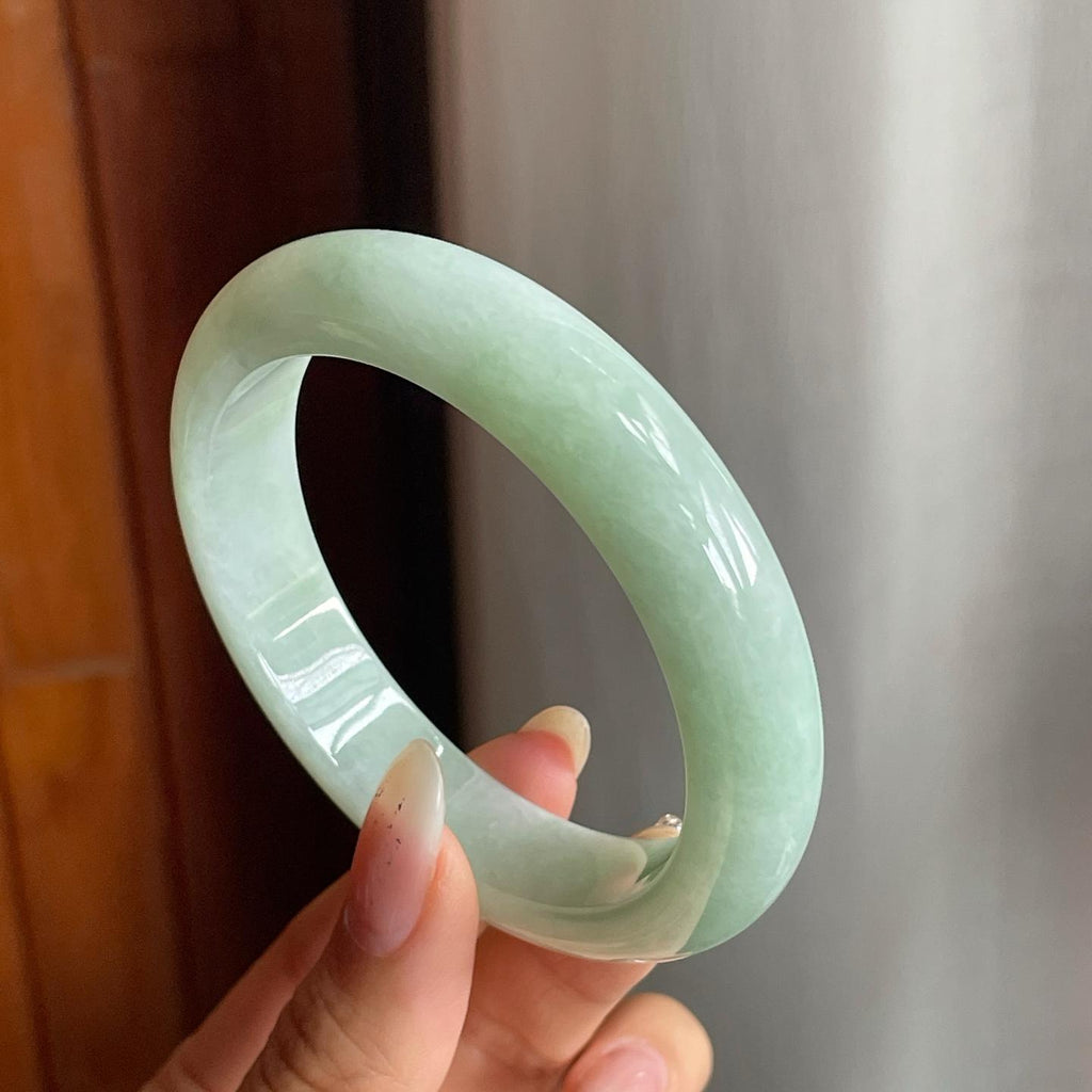 糯冰种晴底翡翠平安镯（56.5mm）（yc217409）