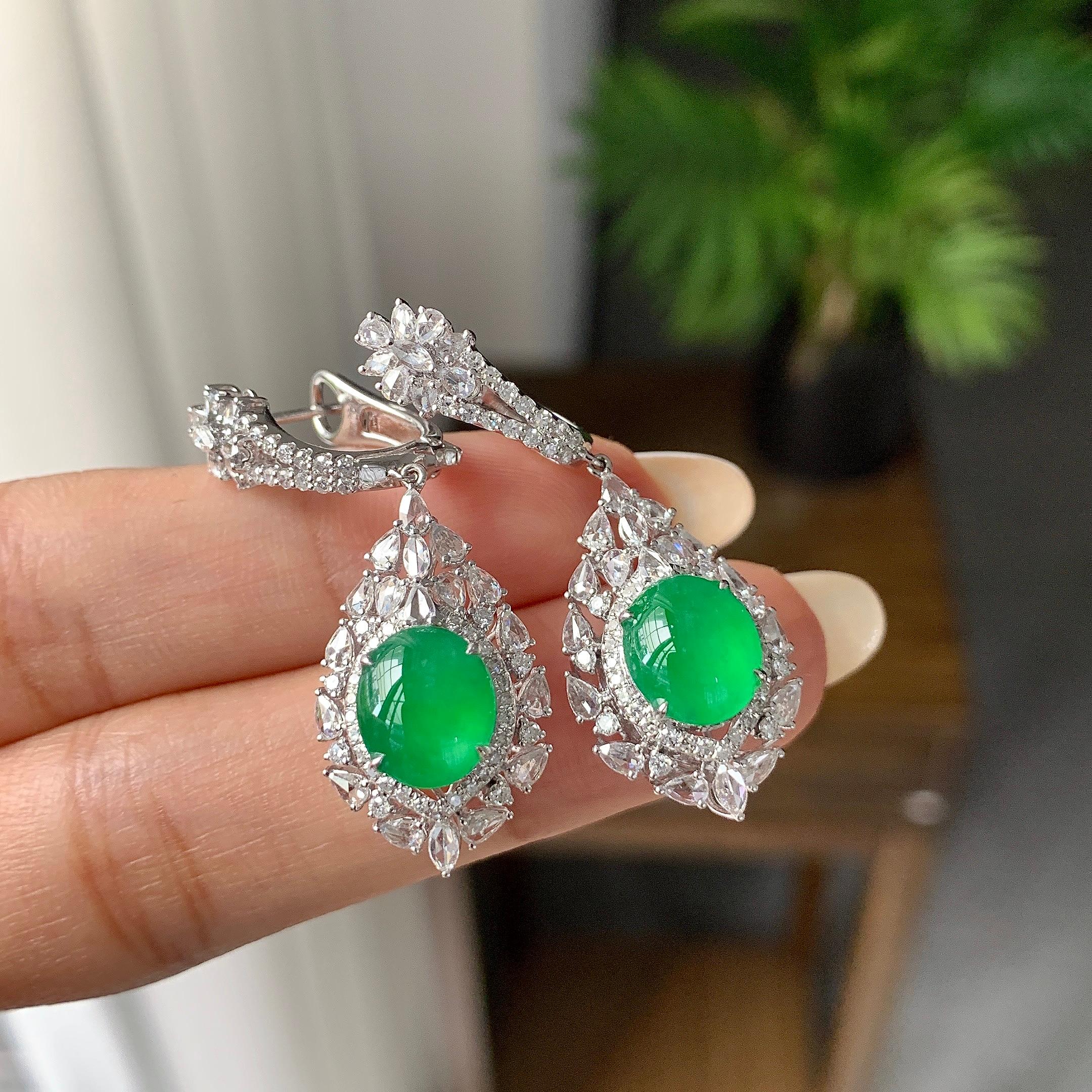 18K金钻镶冰种满绿蛋面耳坠（yc252293）