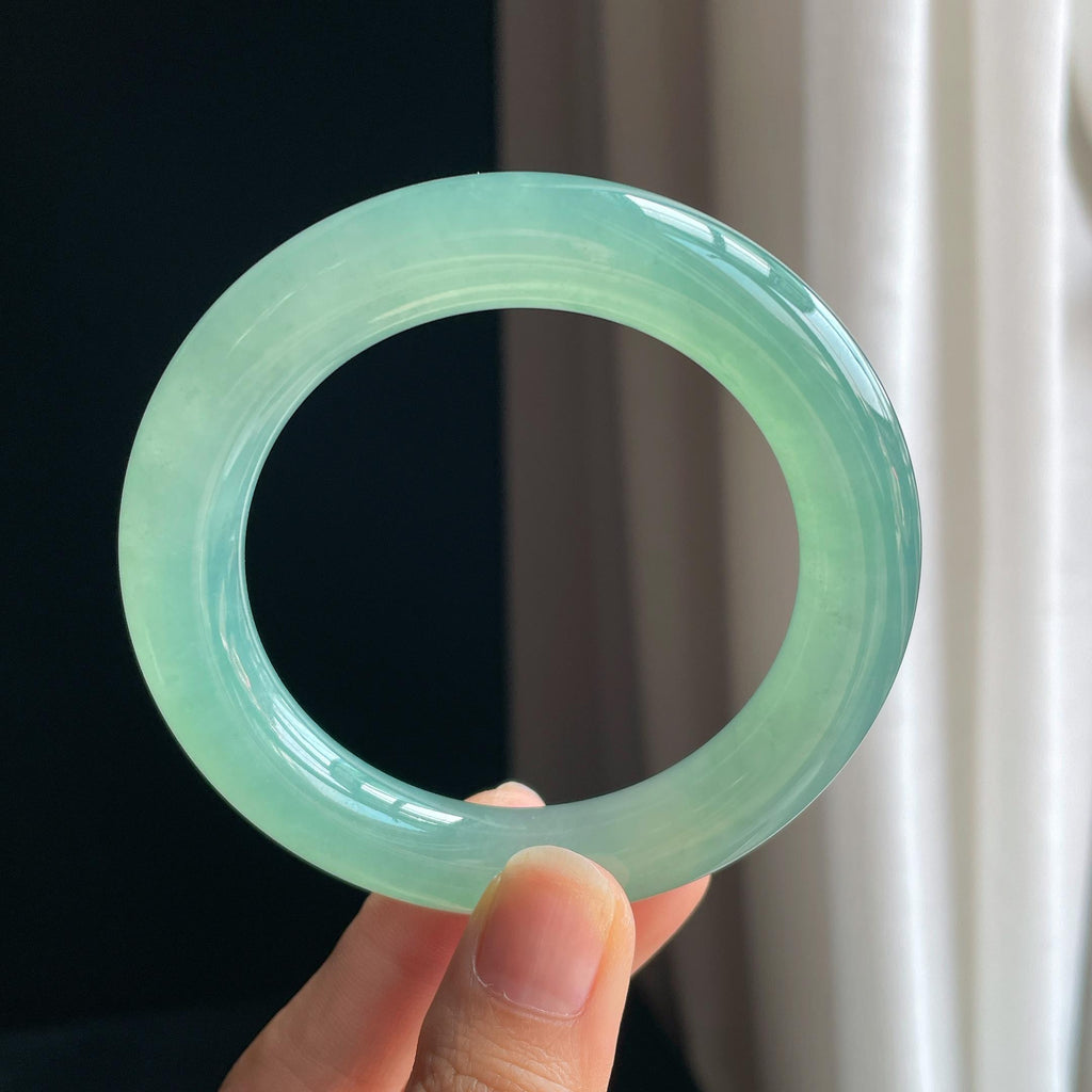 冰种蓝晴底翡翠圆条手镯（55.8mm)（yc348918）