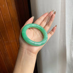 糯冰满绿翡翠圆条手镯（53.5mm）（yc221857）