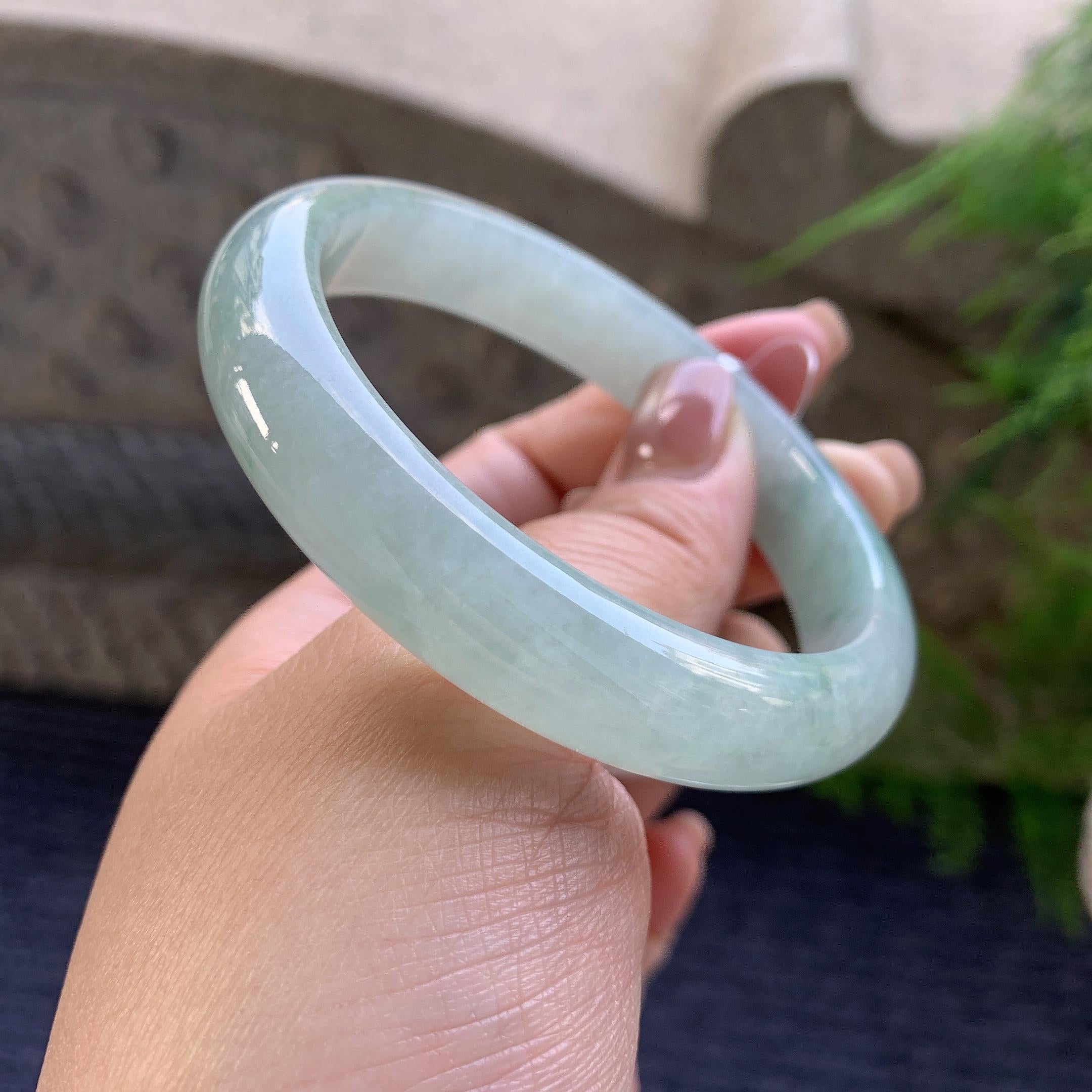 大圈口 细糯种飘蓝花正圈平安镯 60圈口 天然缅甸A货翡翠（yc347597）
