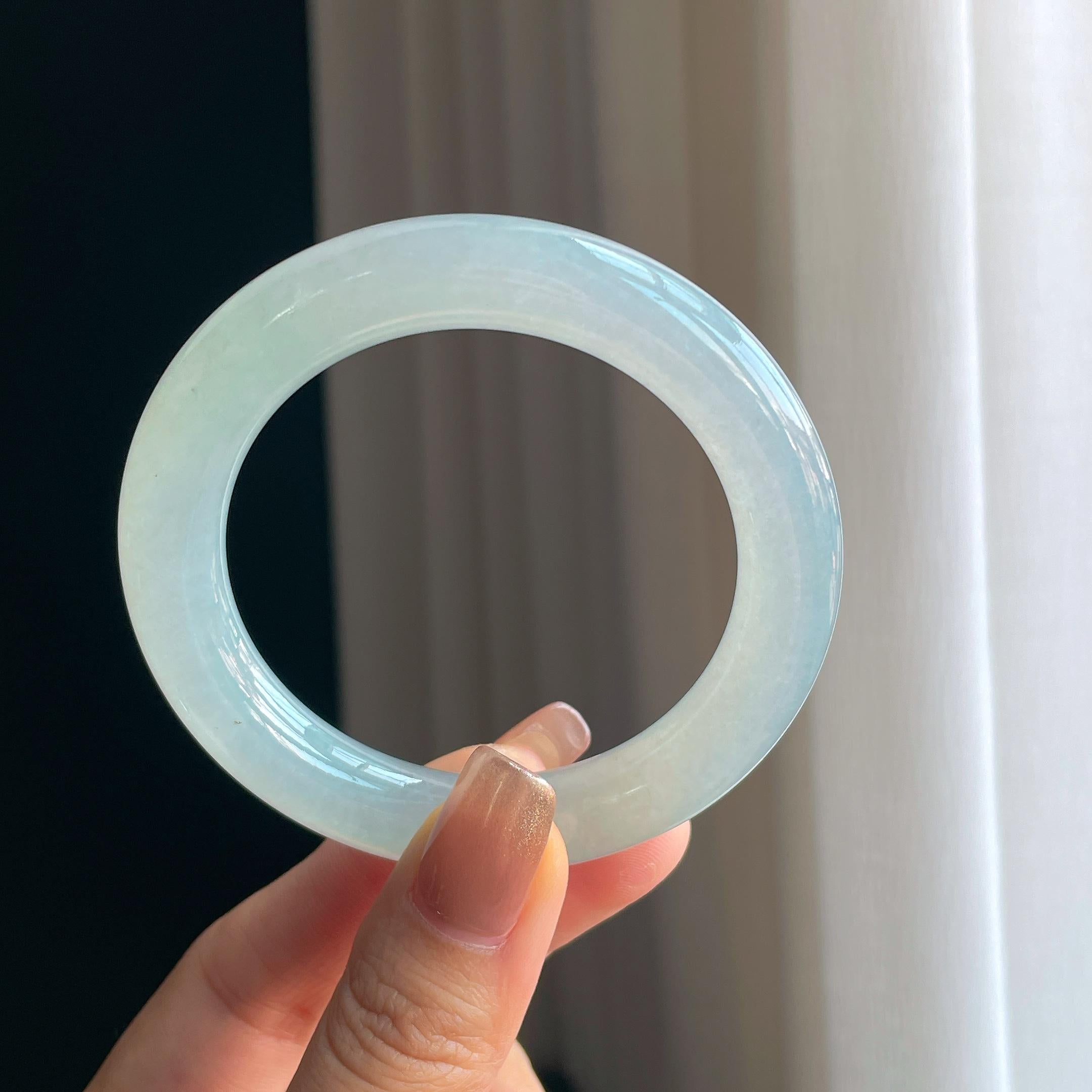 冰种淡底色圆条翡翠手镯（53mm）（yc376741）
