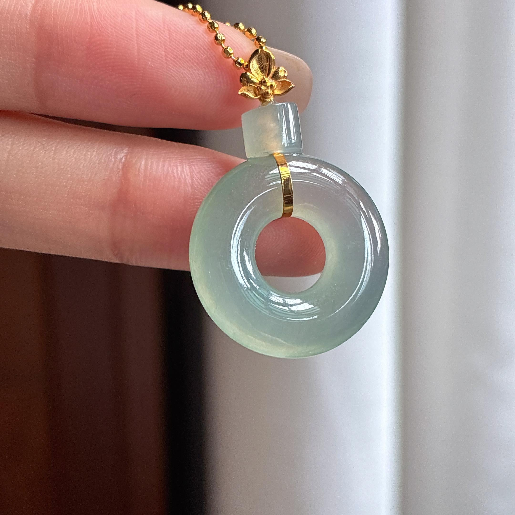 Khóa cài vàng 18k Băng chủng tình đá Bình An Khắc Ngọc phỉ thúy thiên nhiên Miến Điện loại A