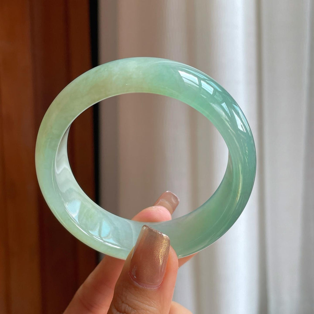 糯冰晴底宽版翡翠平安镯（56mm）（yc373874）
