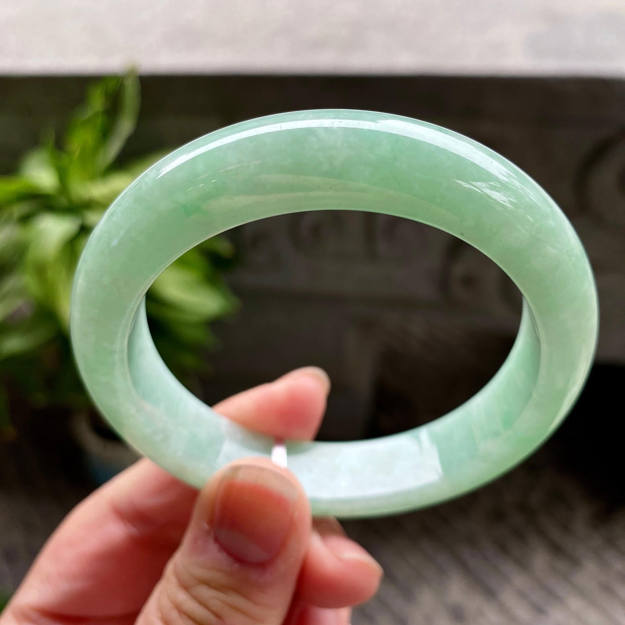 细糯种晴底正圈平安镯56圈口 天然缅甸A货翡翠（yc318372）
