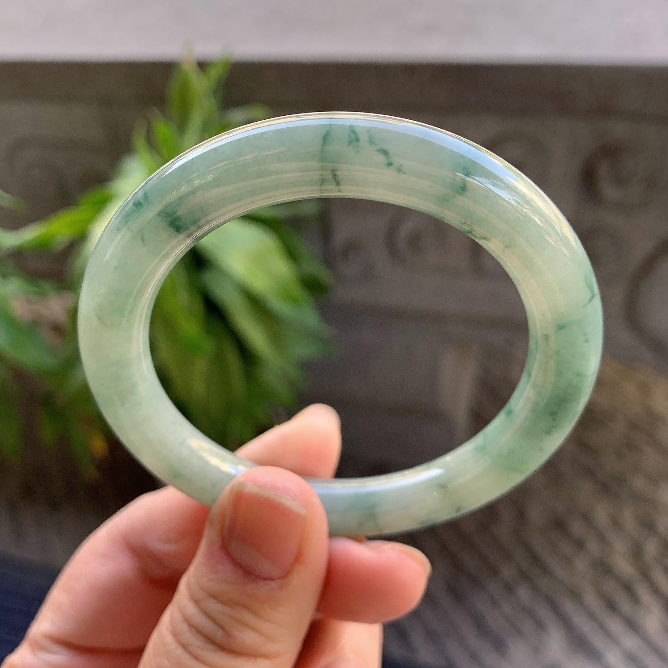 小圈口 细糯种飘绿花圆条手镯53圈口 天然缅甸A货翡翠（yc330300）