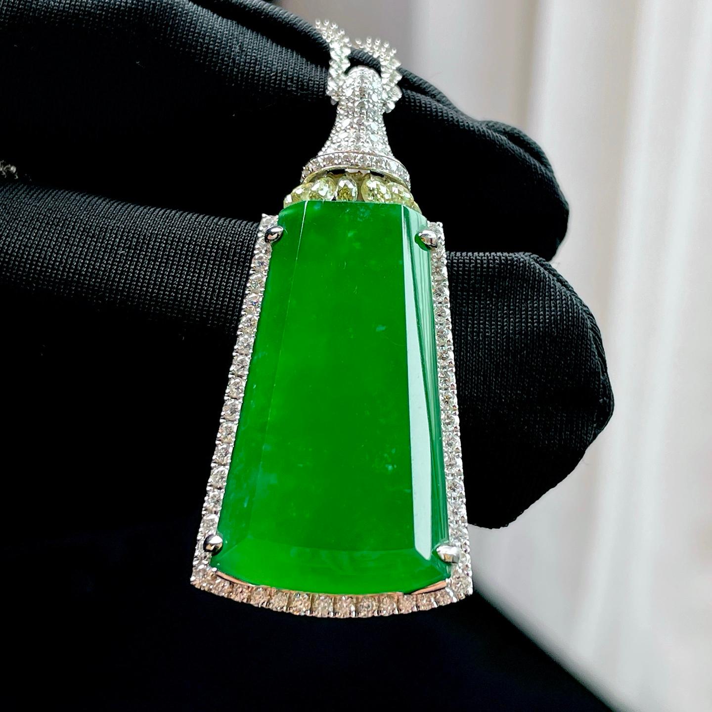 18k金钻镶冰种满绿翡翠无事牌（yc349428）