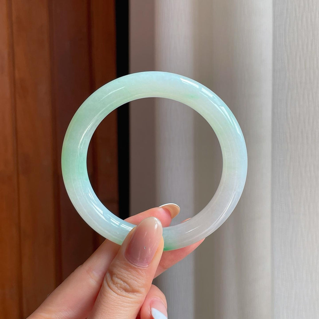 糯冰带色翡翠圆条手镯（55mm)（yc381230）