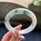 细糯种淡粉底飘绿花正圈平安镯  55.7圈口  天然缅甸A货翡翠（yc436254）