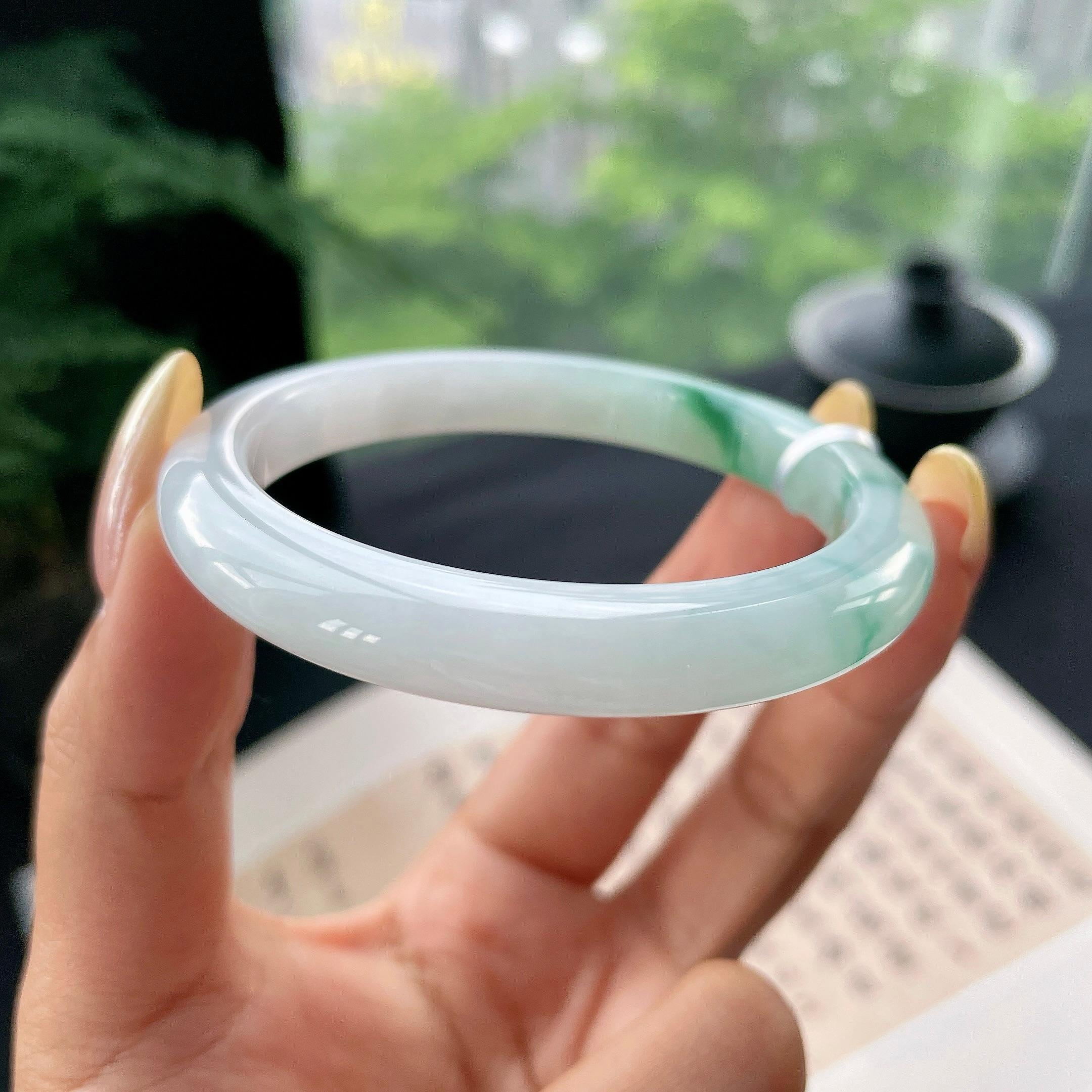 小圈口 细糯种飘绿正圈平安镯53.1圈 天然缅甸A货翡翠（yc473052）