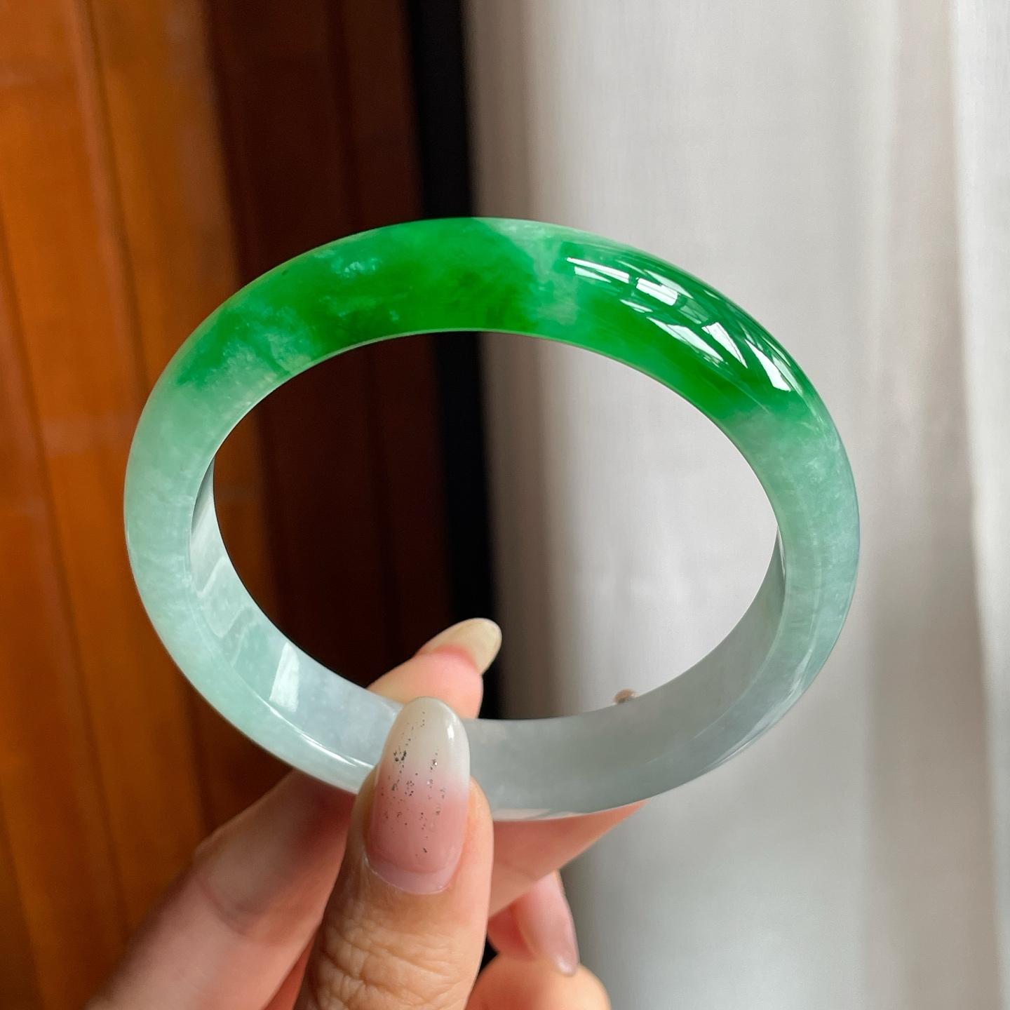 糯冰种带色翡翠平安镯（57.5mm）（yc221897）