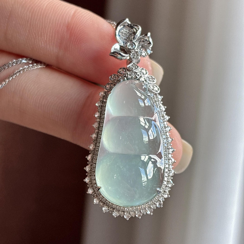 18k金镶 冰种淡底色福豆挂件（yc711748）